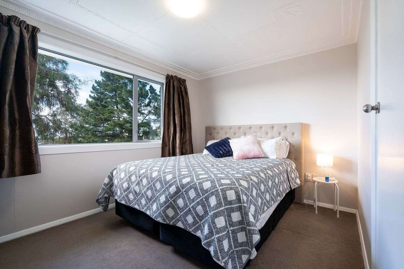 17 Larkins Street photo 8