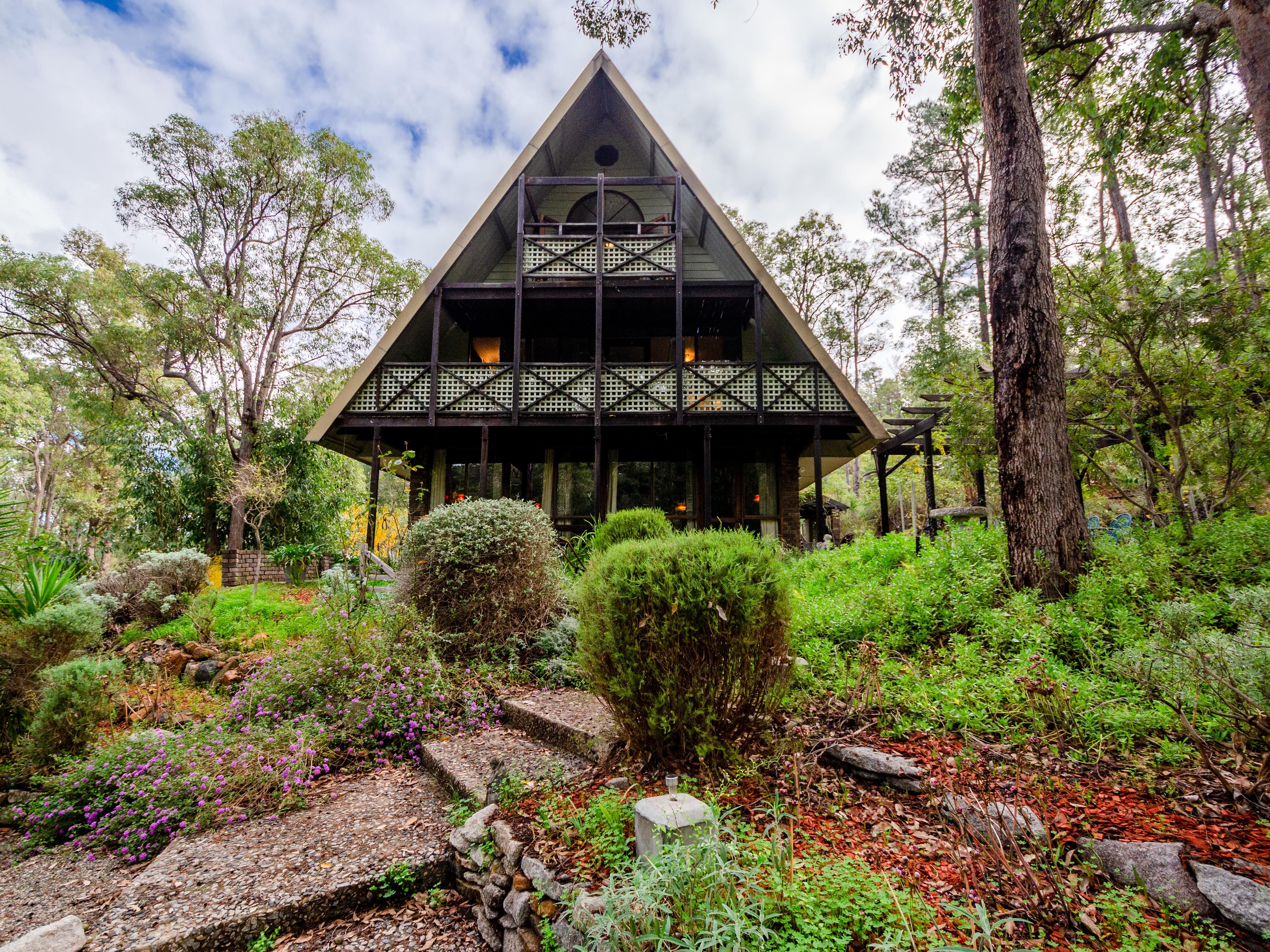 450 Mundaring Weir Road, Mundaring, WA 6073