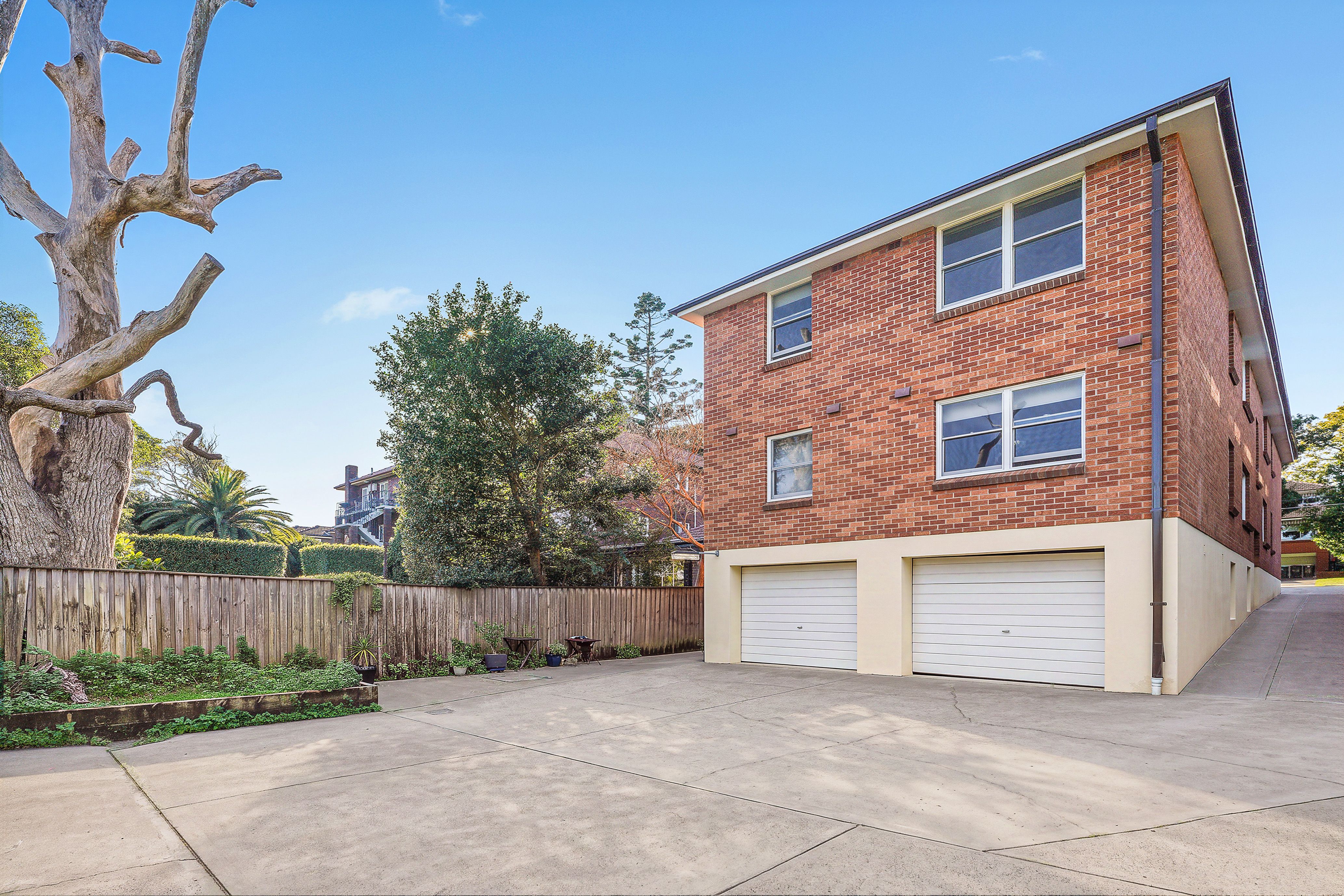 1-4/16 Figtree Avenue — photo from Ray White Double Bay