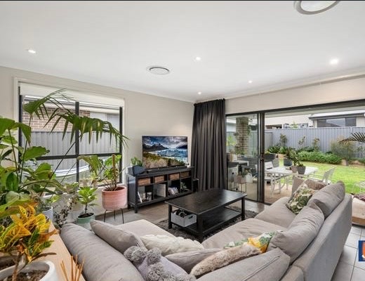 22 Hinton Loop, Oran Park, NSW 2570