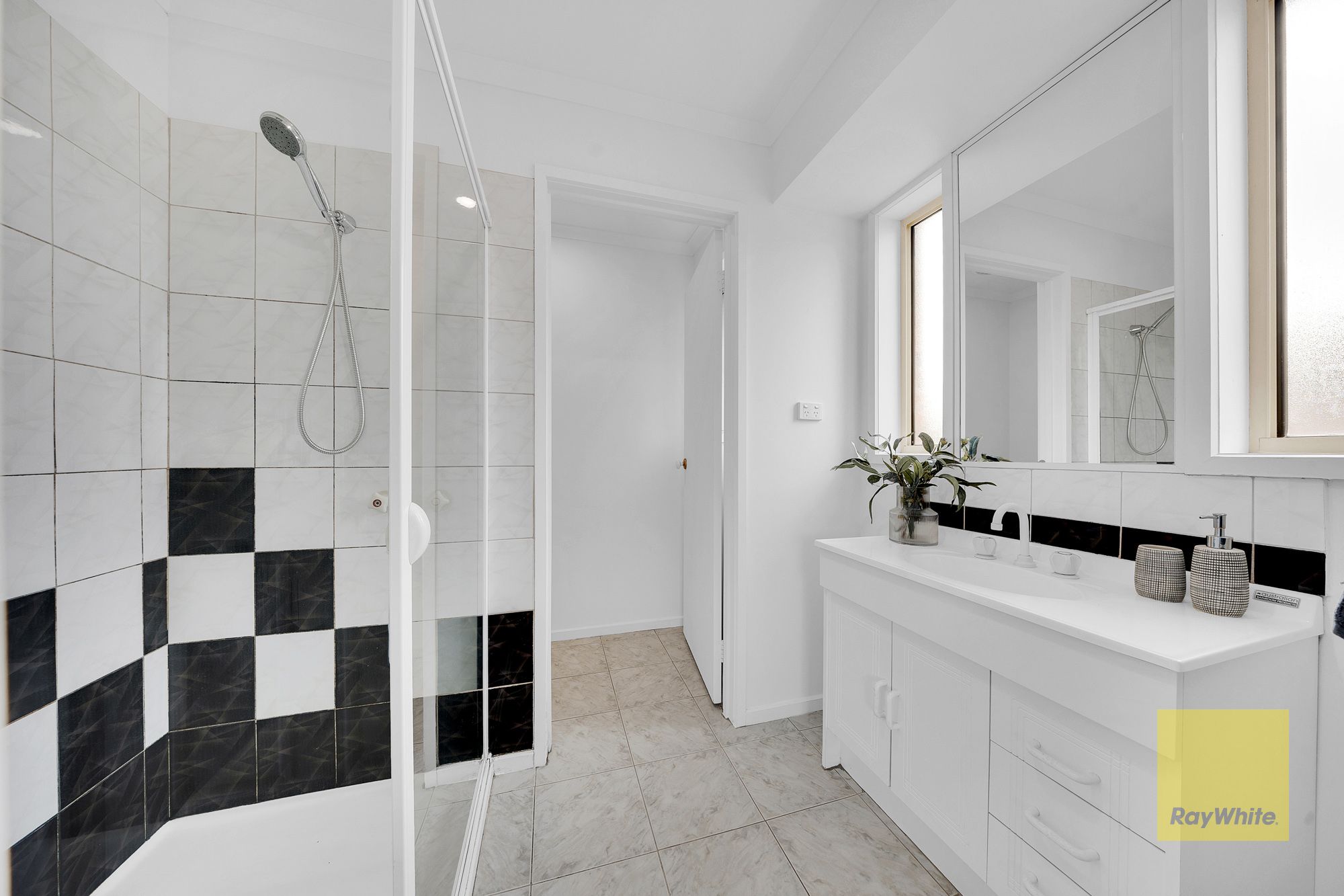 71 Leila Street — photo 4 of 23