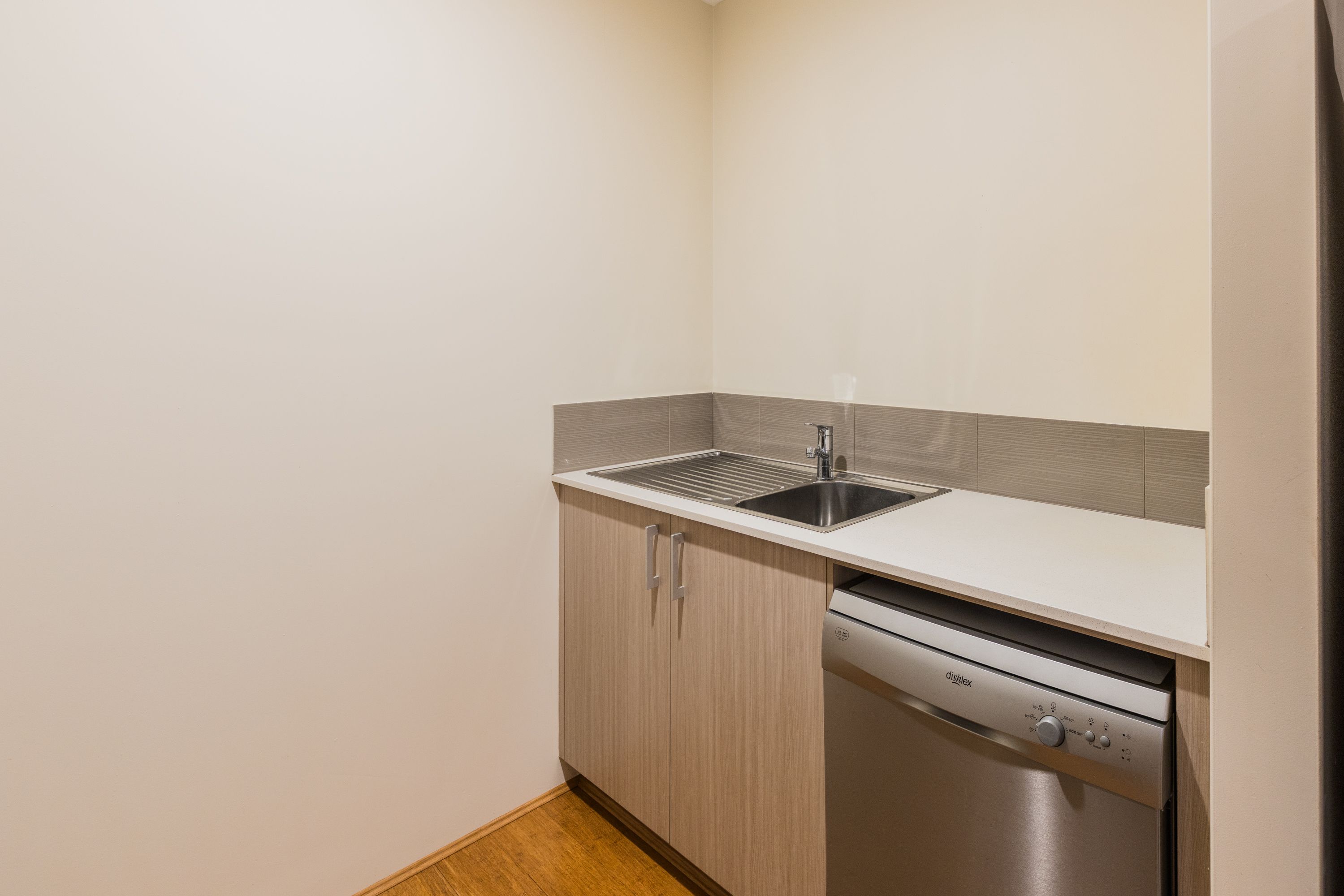 4 Koojan Street — photo 16 of 30