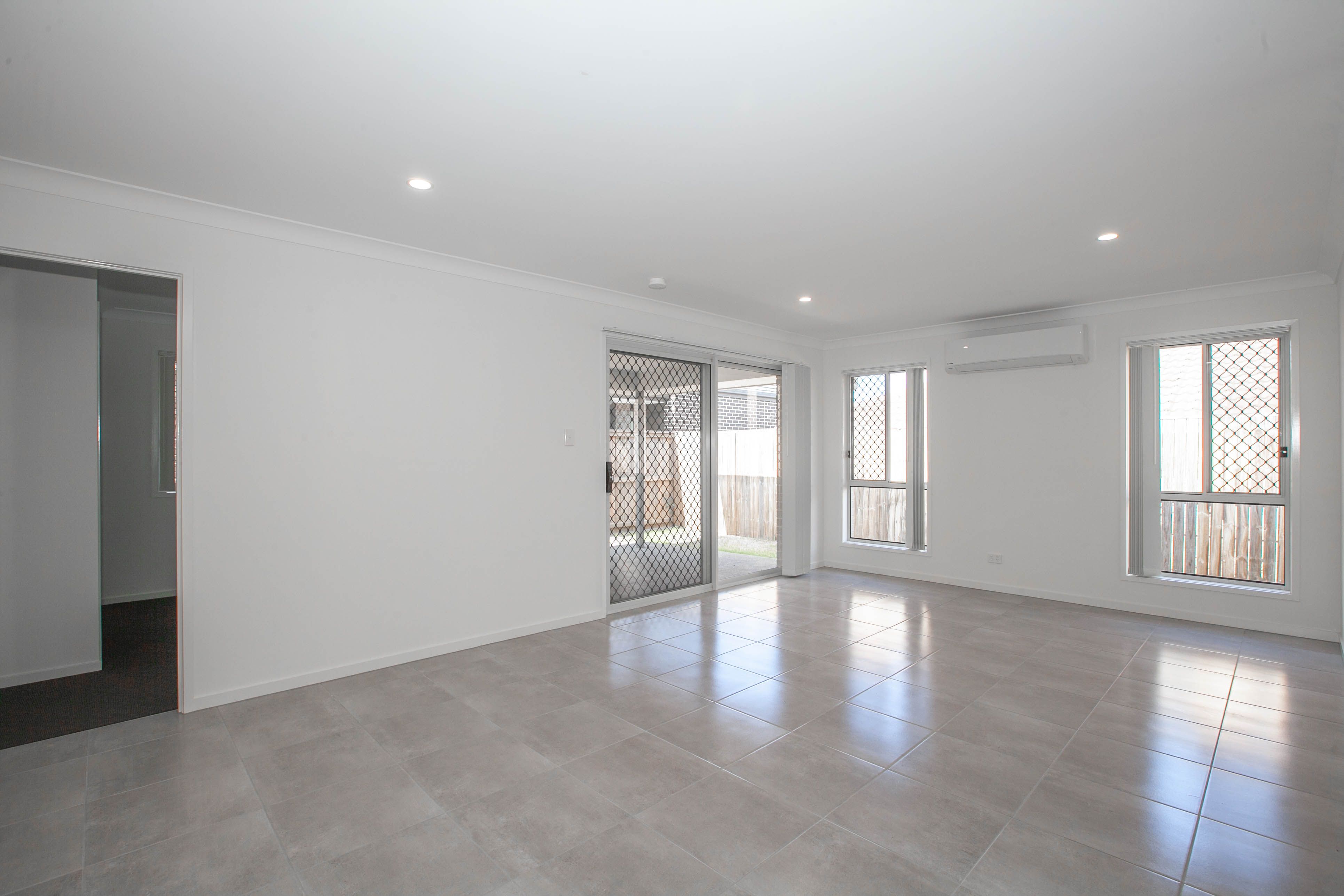 1/8 Allerton Park Drive, Park Ridge, QLD 4125