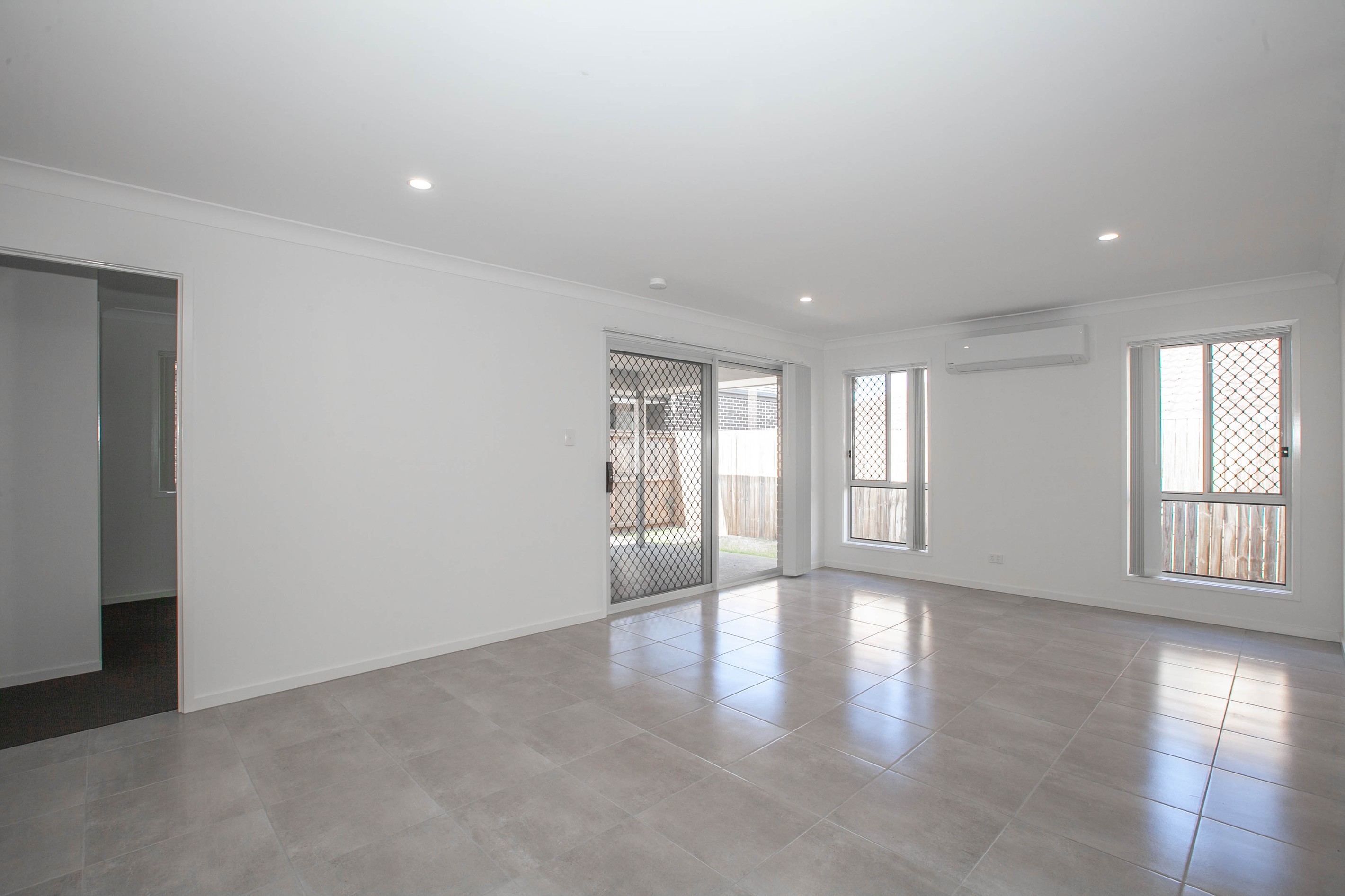 1/8 Allerton Park Drive, Park Ridge, QLD 4125