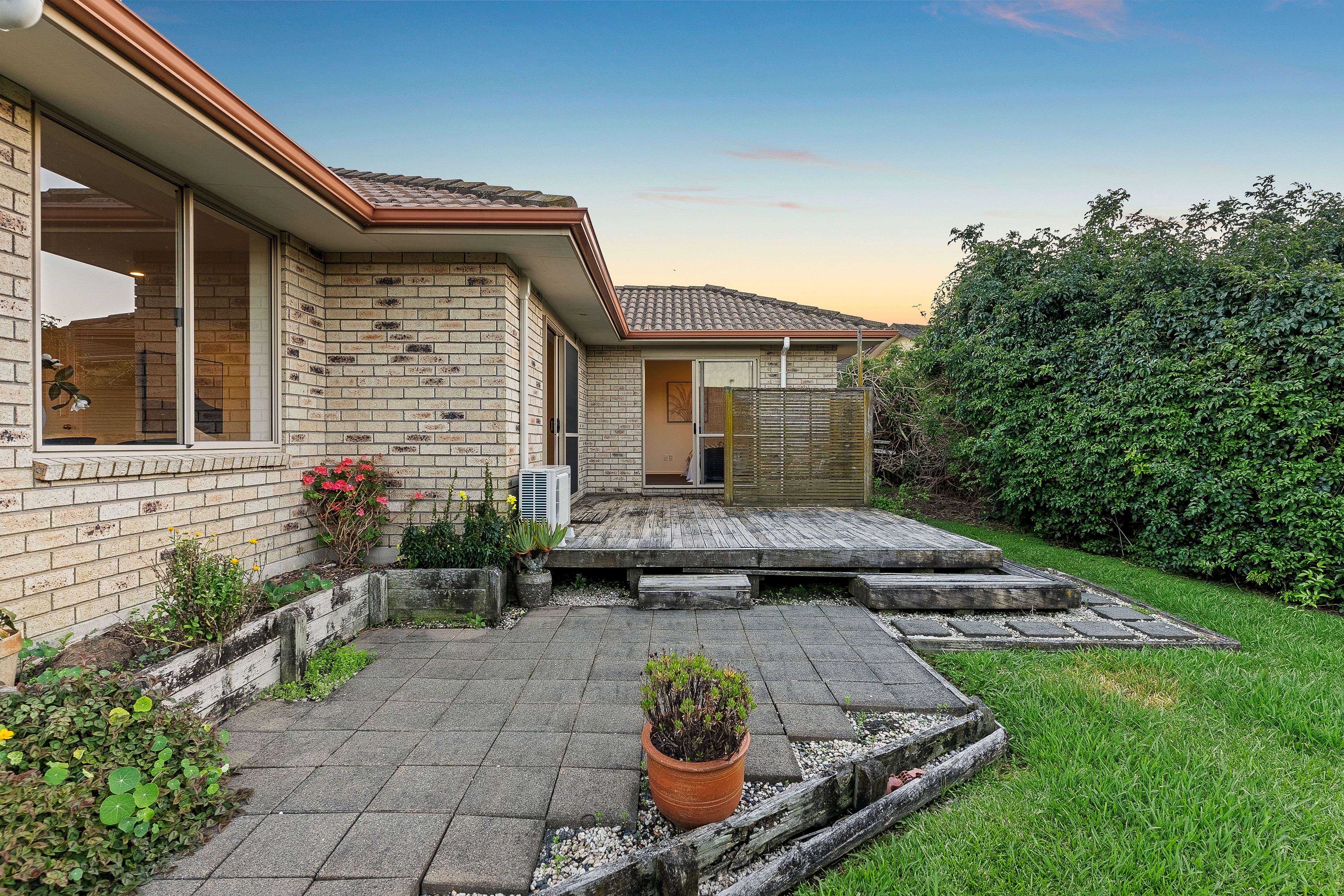 19 Pyrite Street, Westgate, Waitakere City