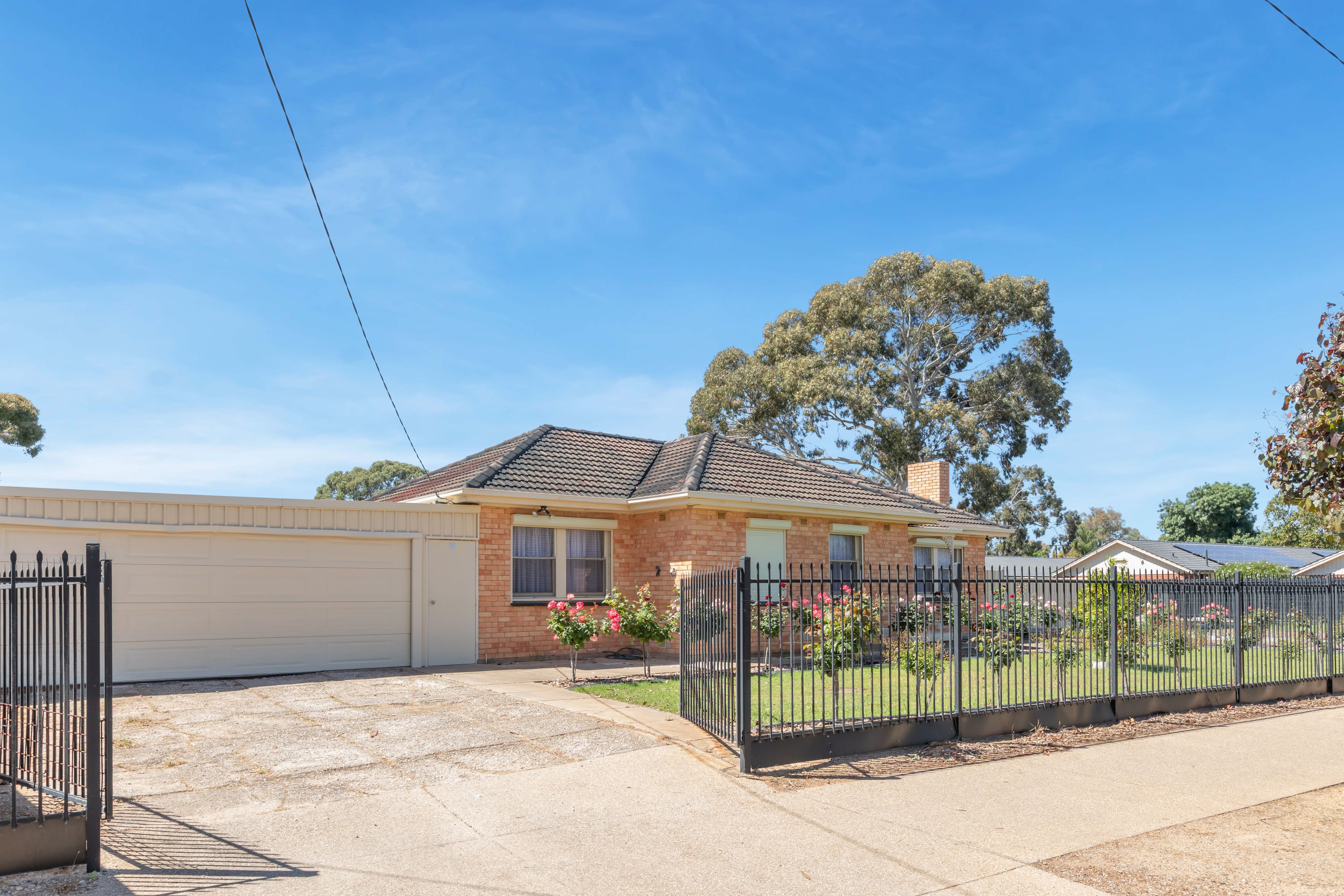 54 Peachey Road — photo 5 of 28