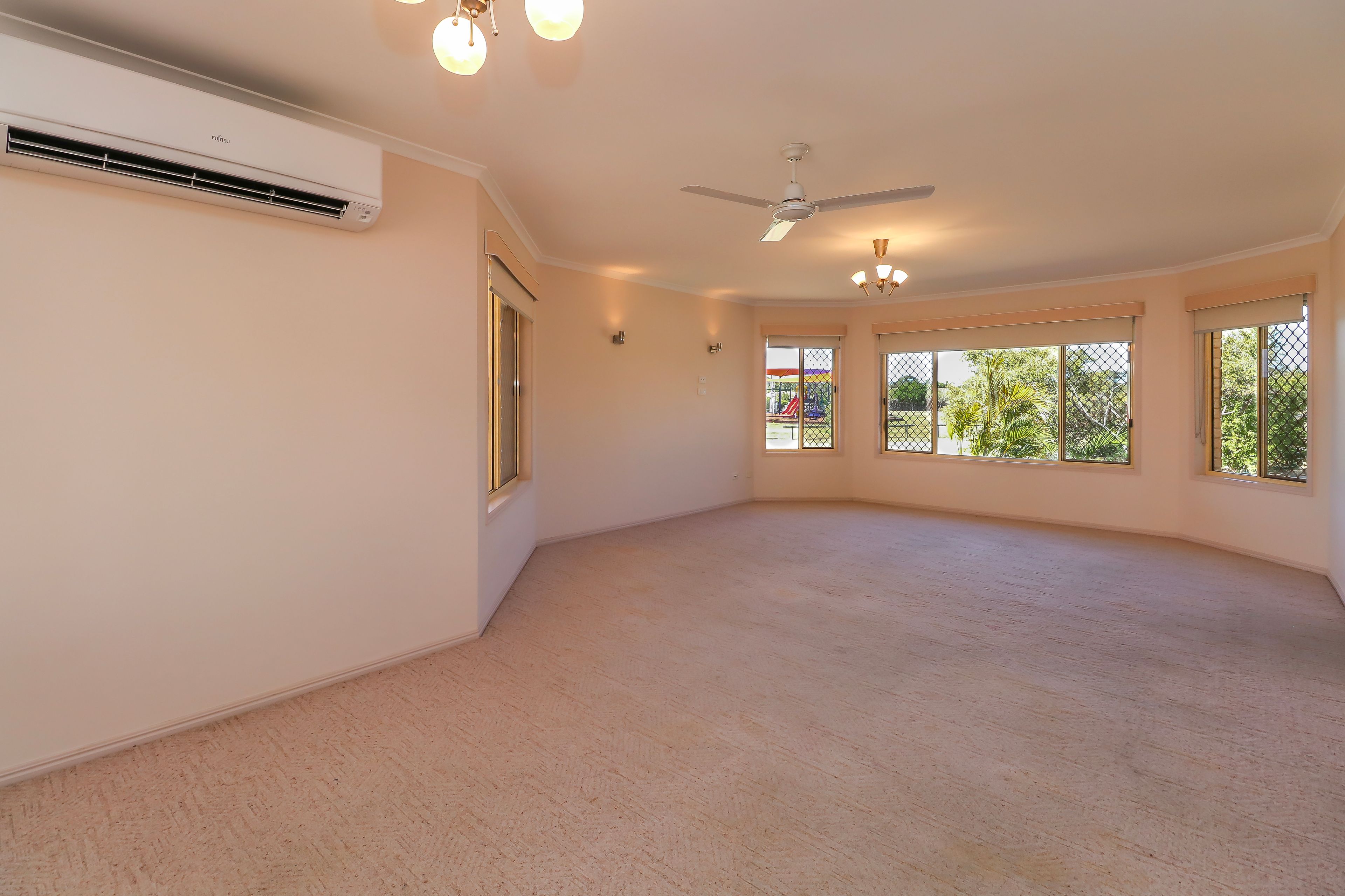 34 Bushlark Avenue, Eli Waters, QLD 4655