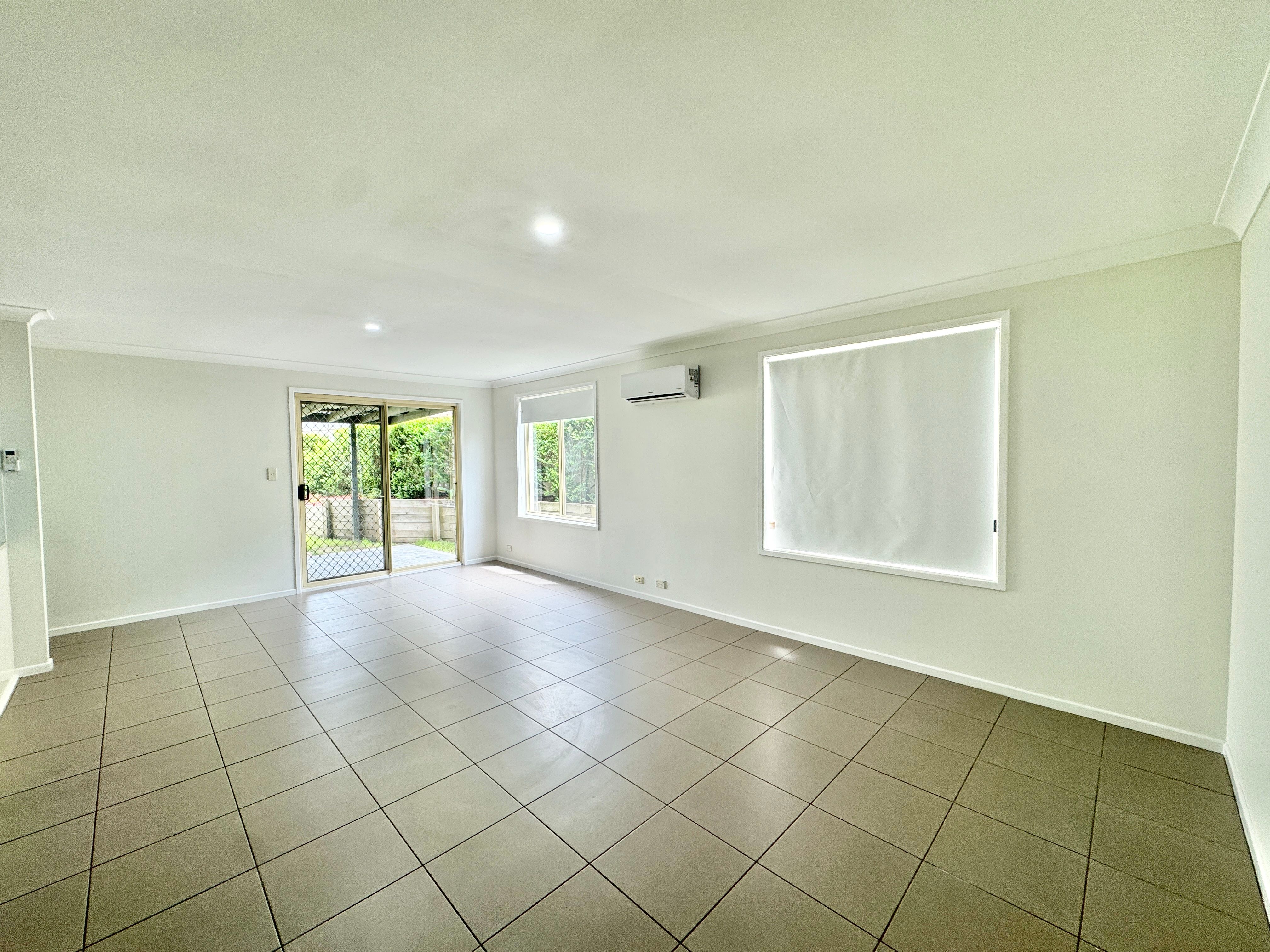 29 Loongana Crescent — photo 3 of 15