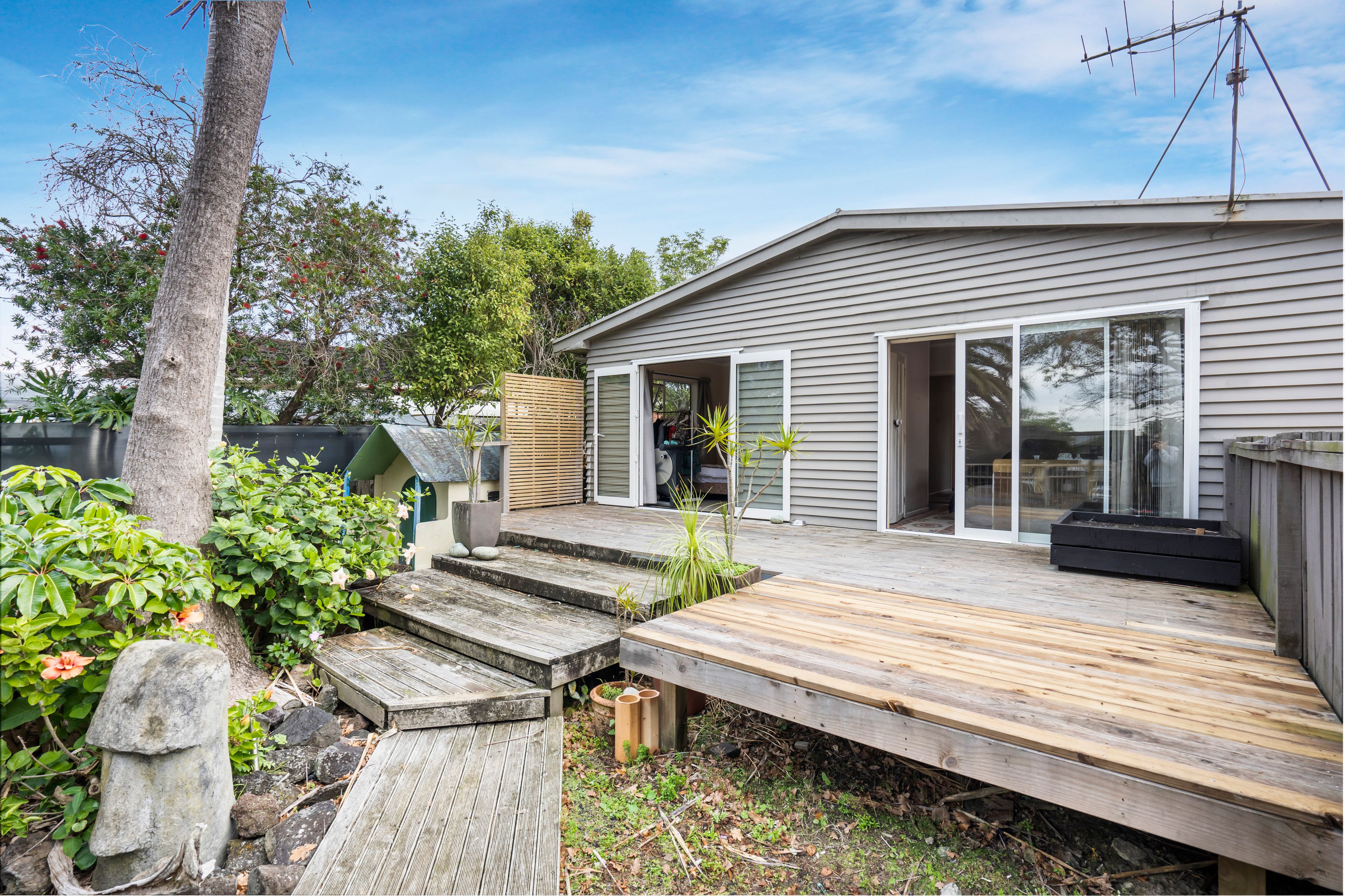 25 Tiroroa Avenue, Te Atatu South, Waitakere City