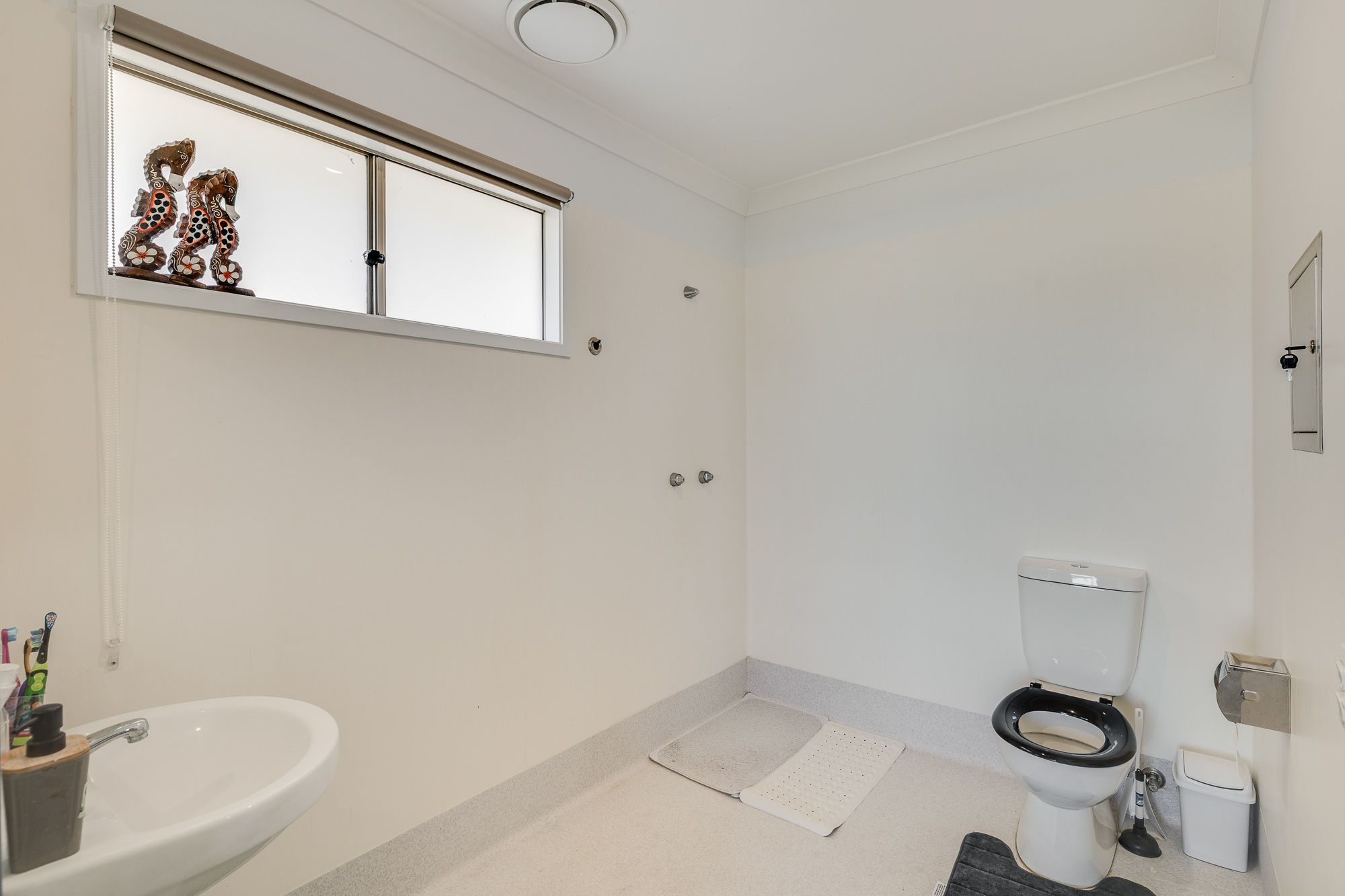 37 Vanessa Crescent — photo 7 of 11
