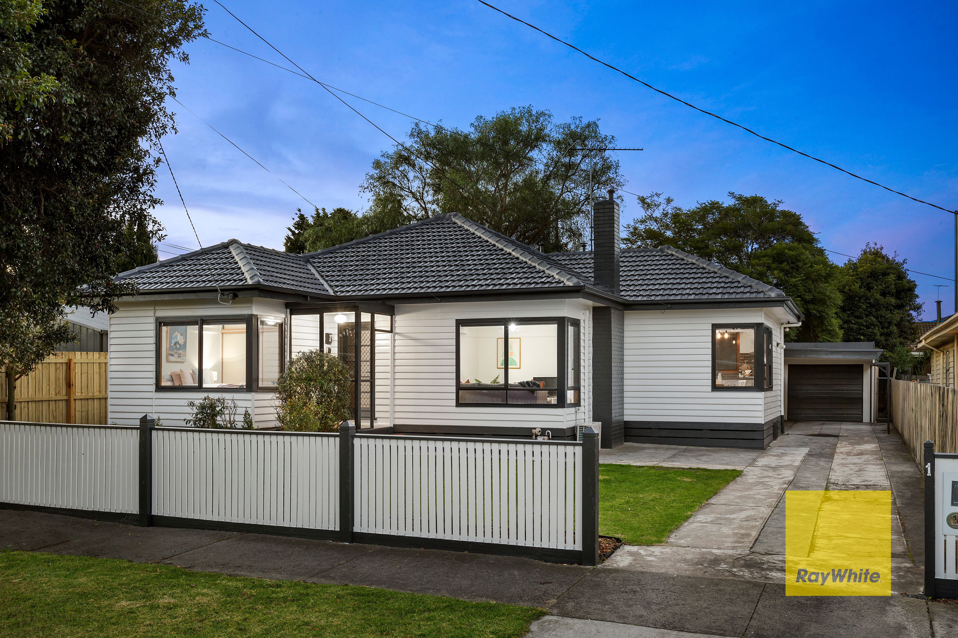 1 Hickey Street, Whittington, VIC 3219