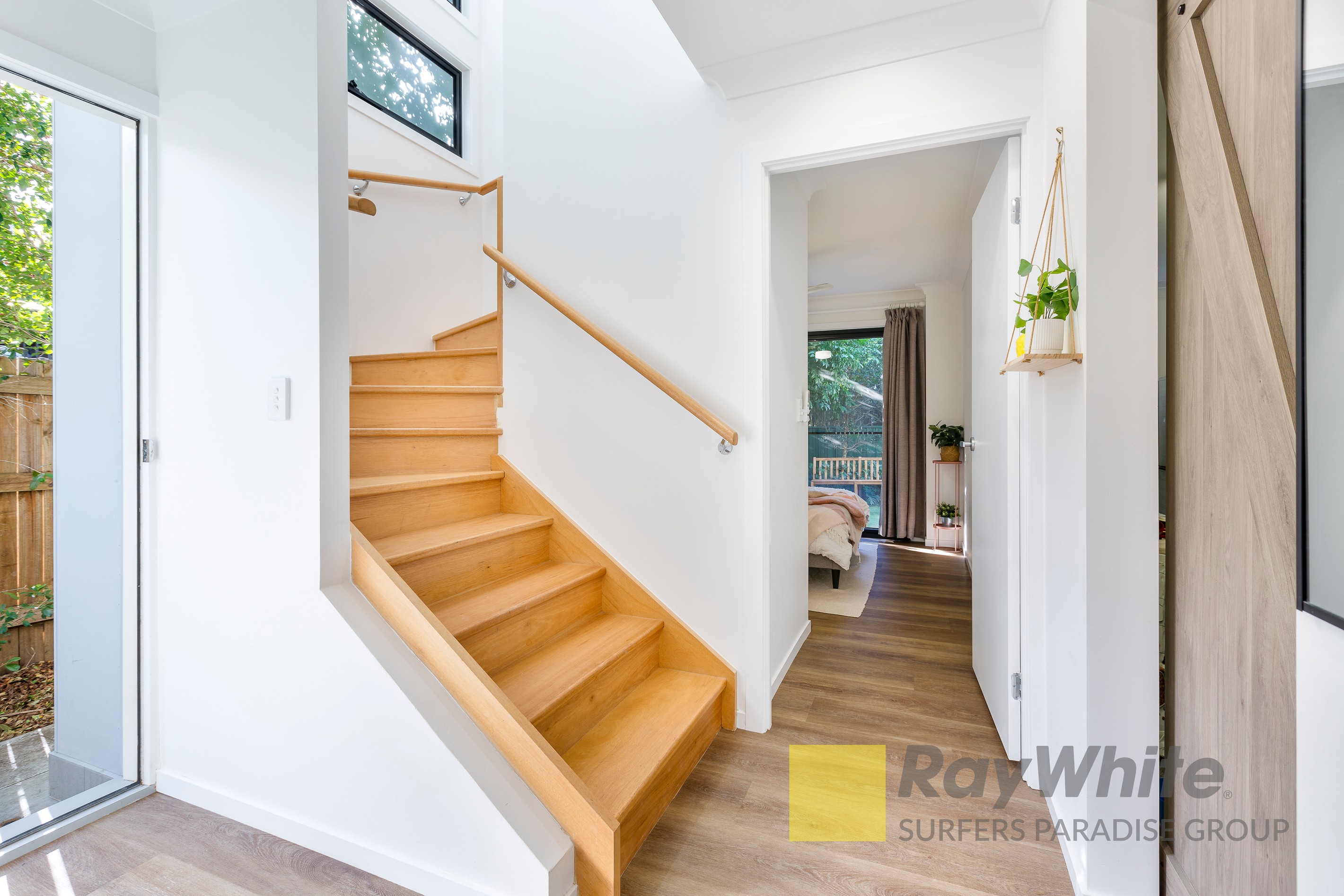 2/105 Falconer Street, Southport, QLD 4215