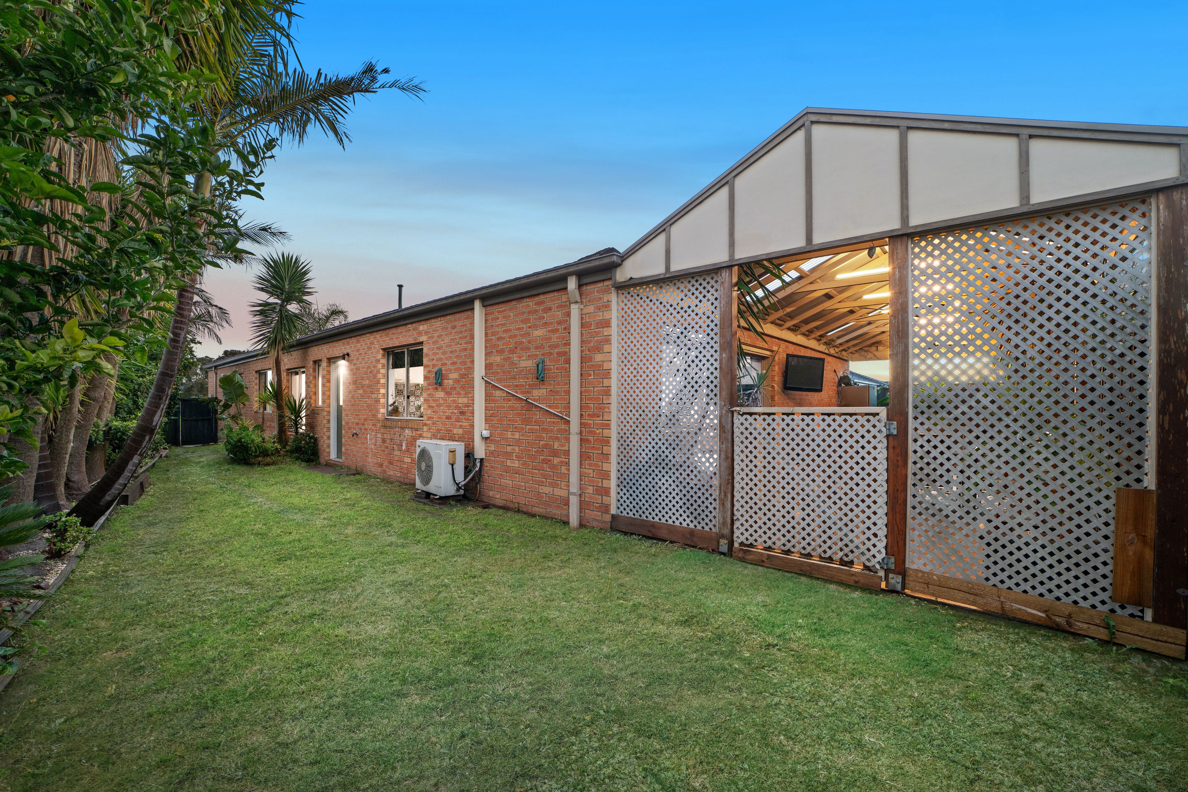 2 Sanctuary Crescent — photo 16 of 20