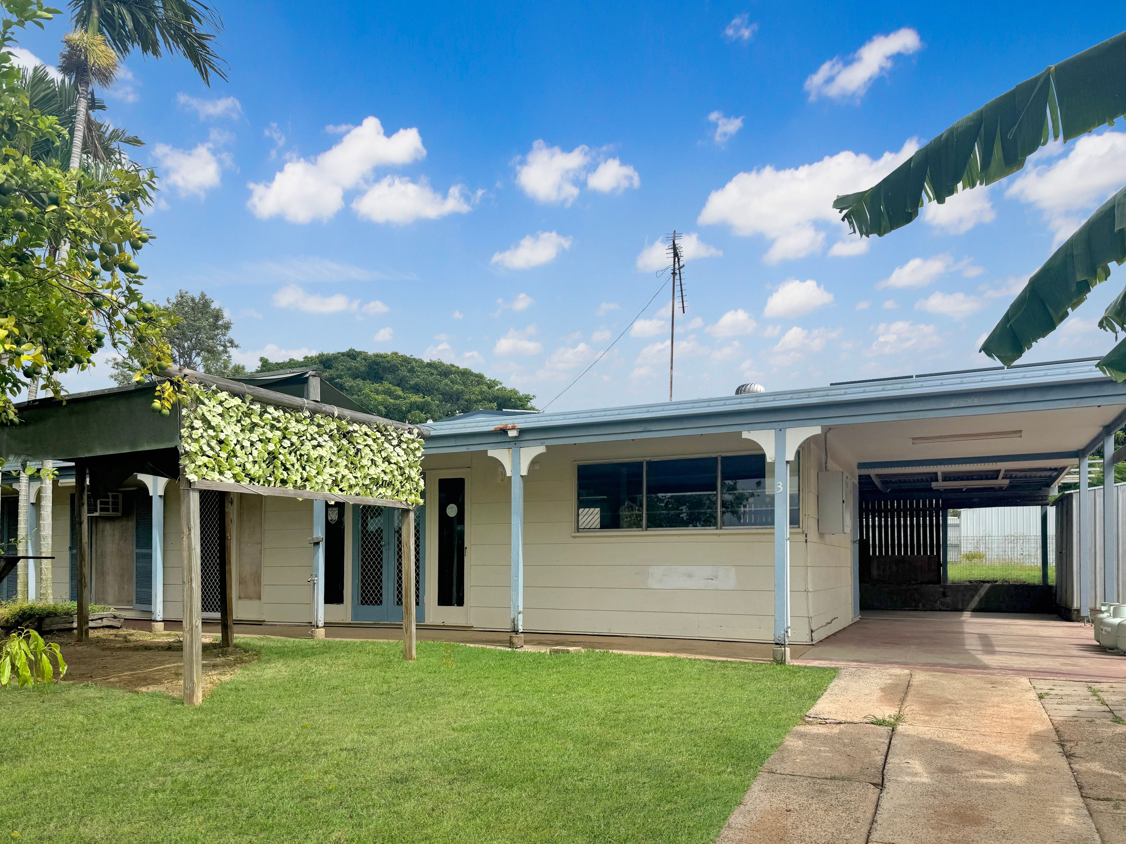 3 Allunga Entrance, Glen Eden QLD 4680