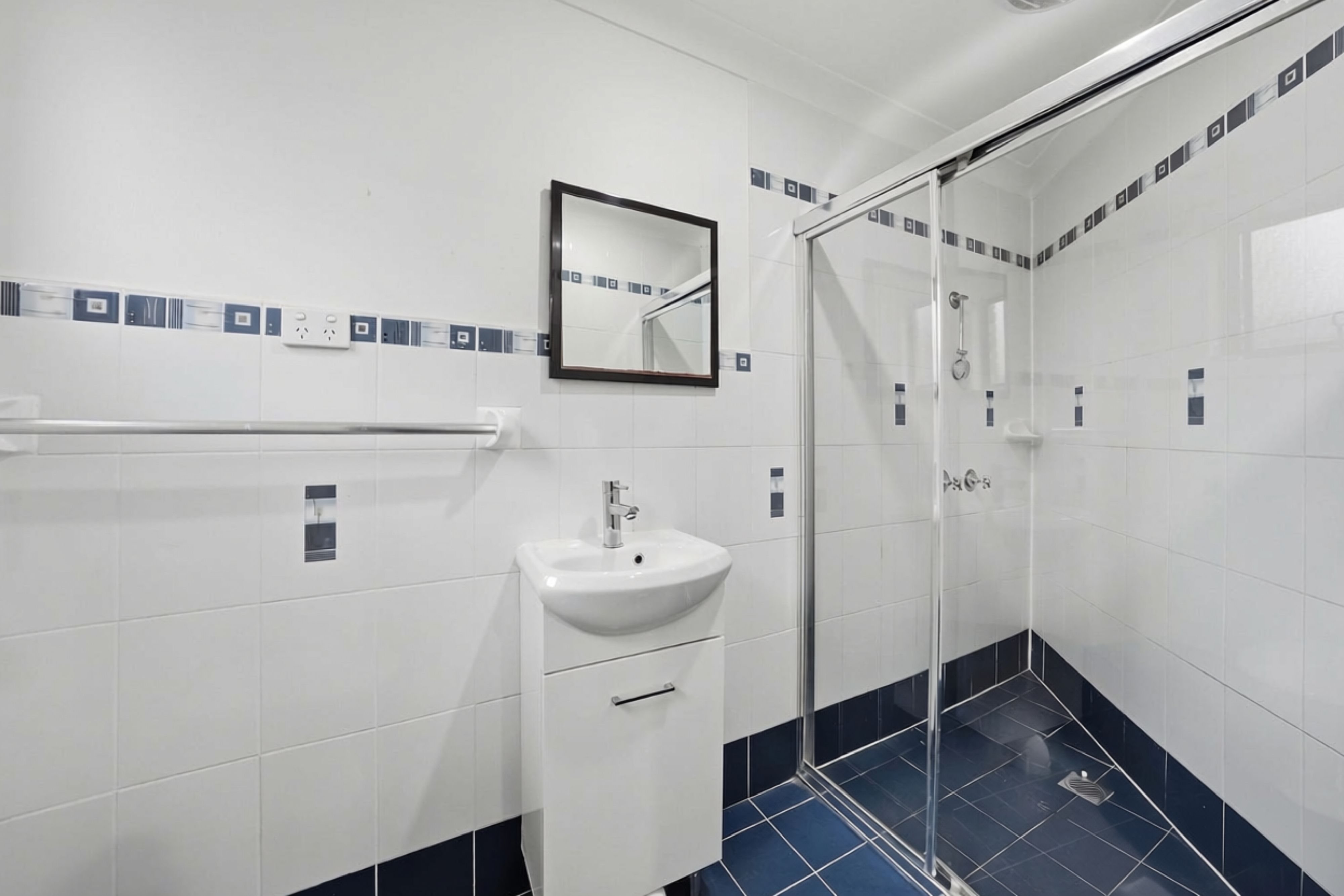57B Charlotte Road — photo 8 of 15
