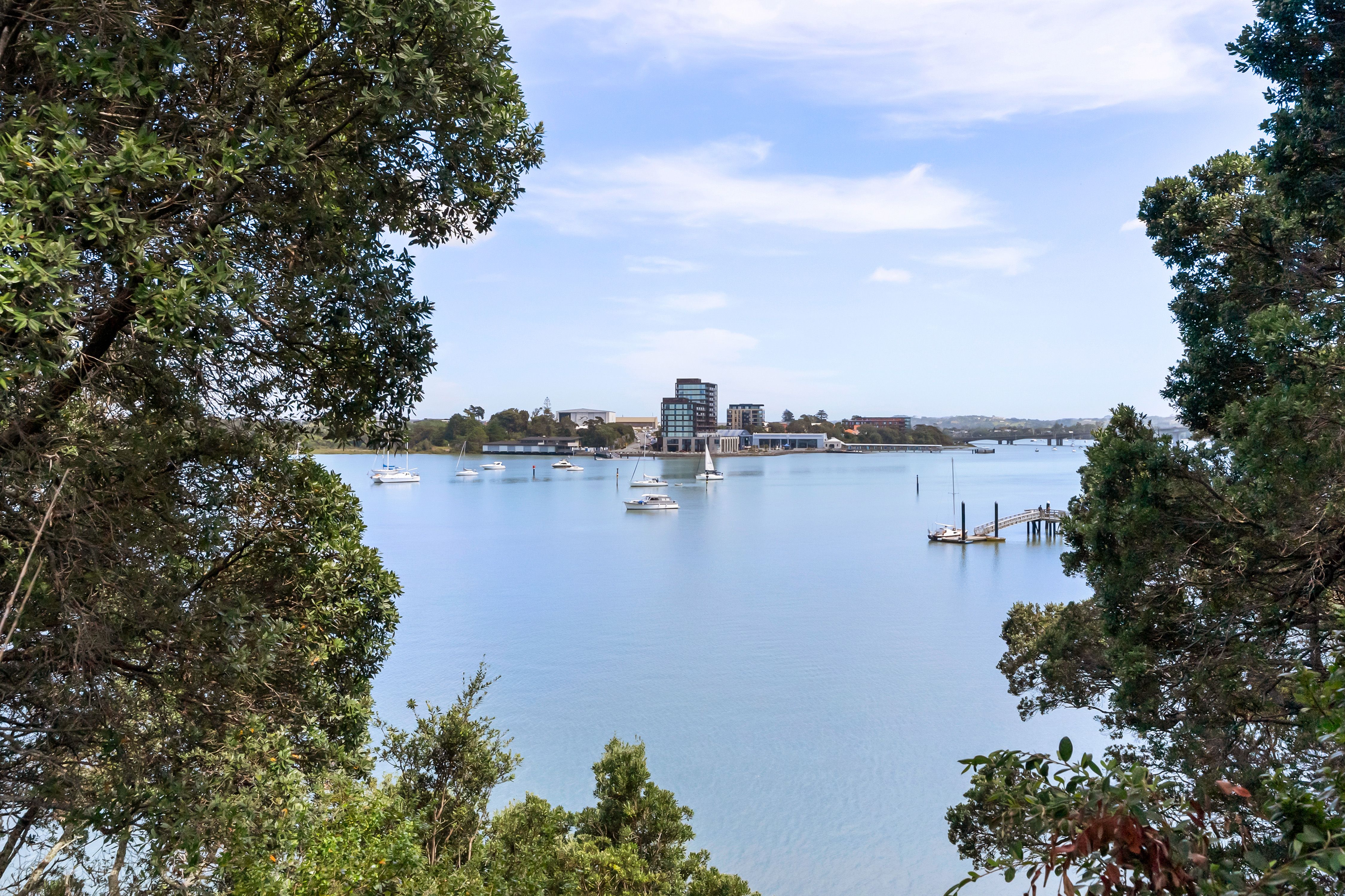 5/7 Beach Haven Road, Beach Haven, North Shore City