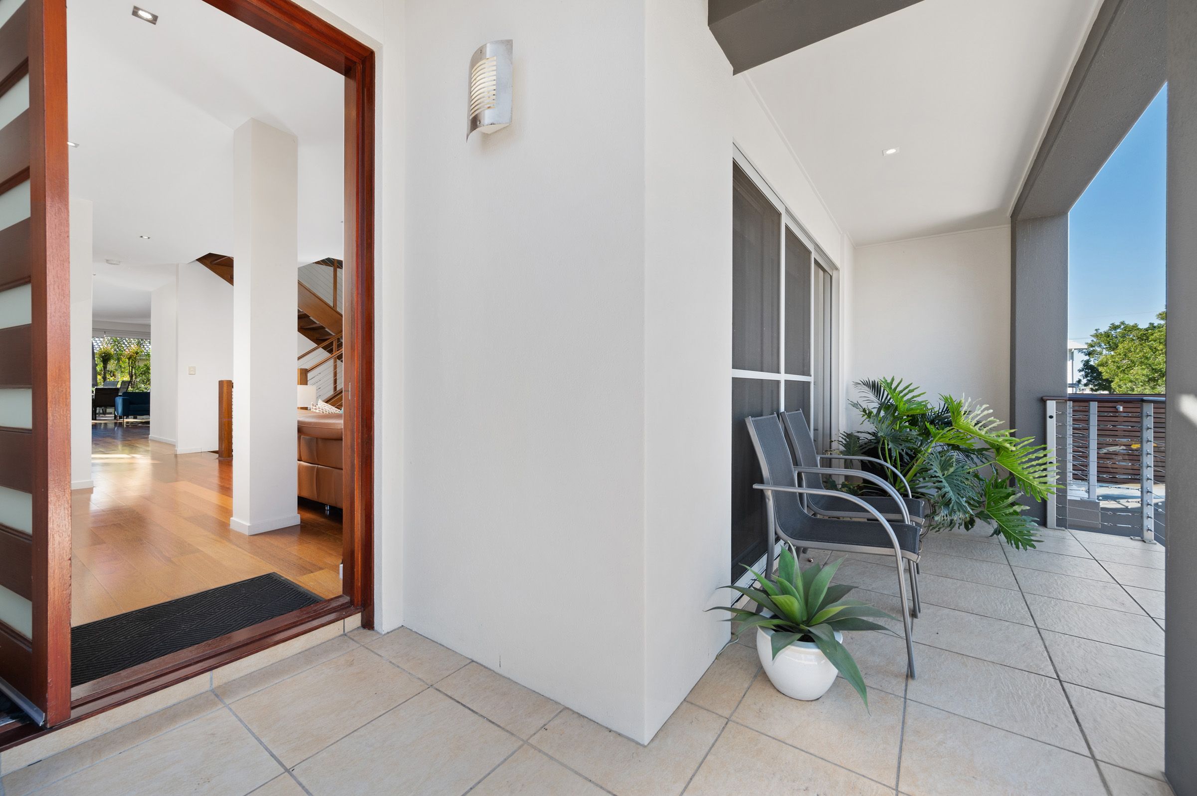 2/5 Nankeen Avenue, Paradise Point, QLD 4216