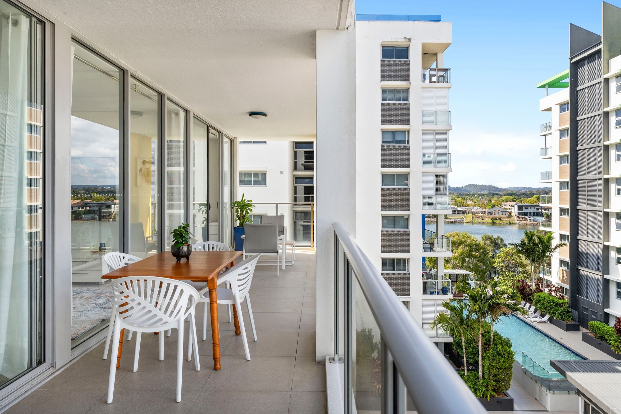 152/33 Lakefront Crescent — photo from Ray White Robina