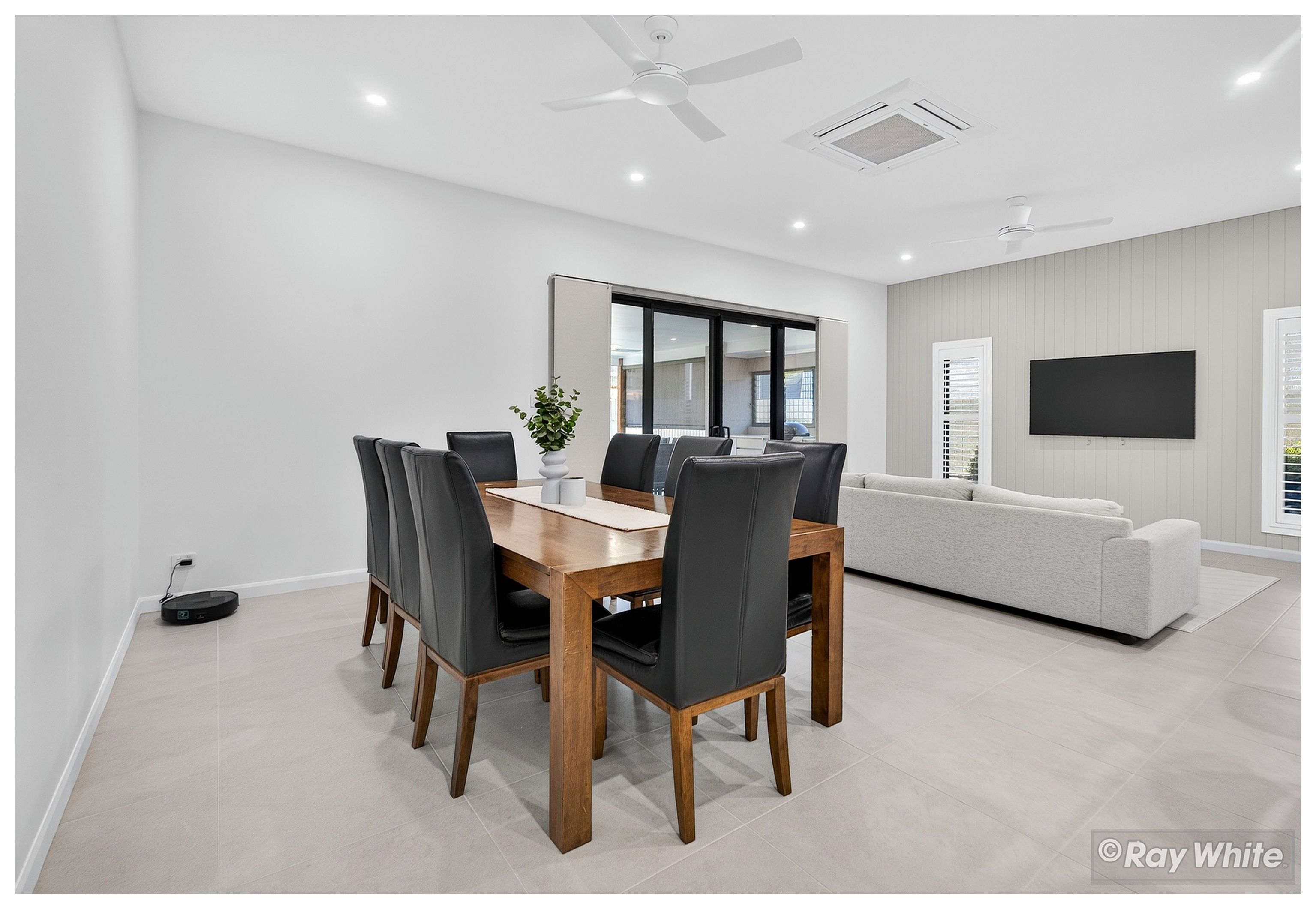 20 Beverley Boulevard — photo 6 of 30