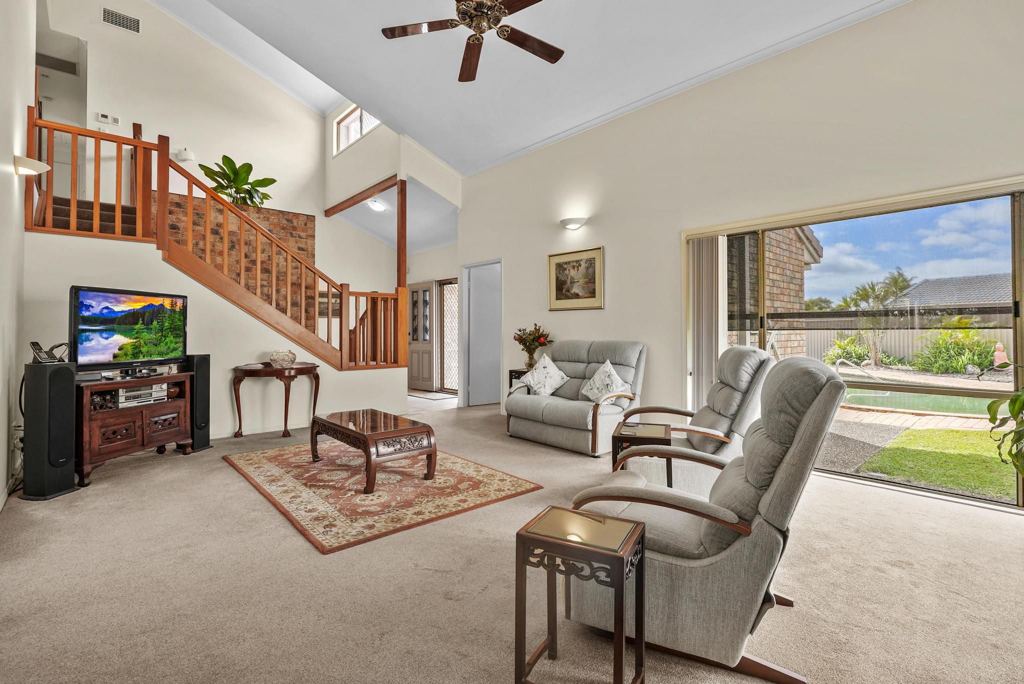 24 Foreshore Close, Elanora, QLD 4221