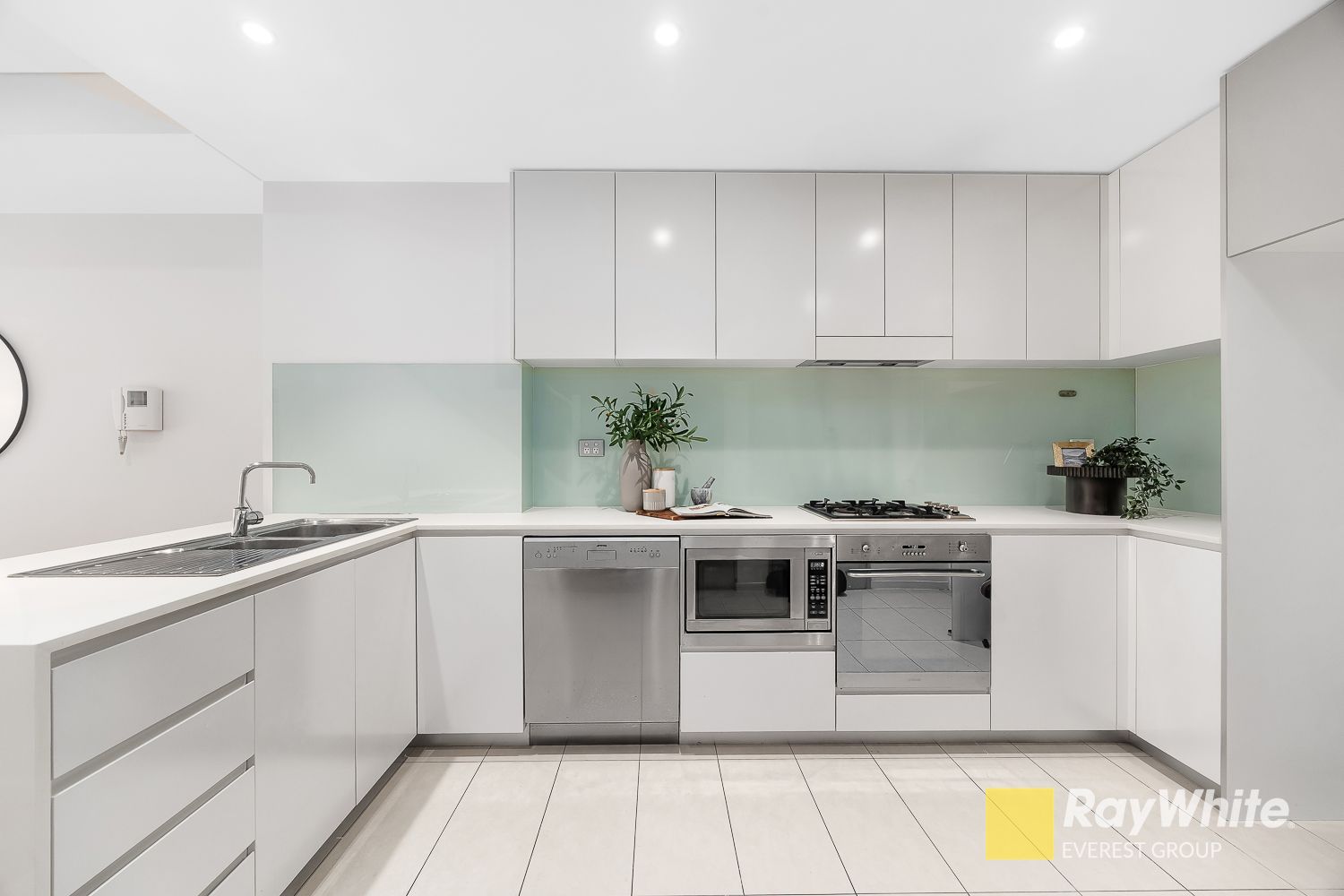 510B/8 Bourke Street — photo 9 of 25
