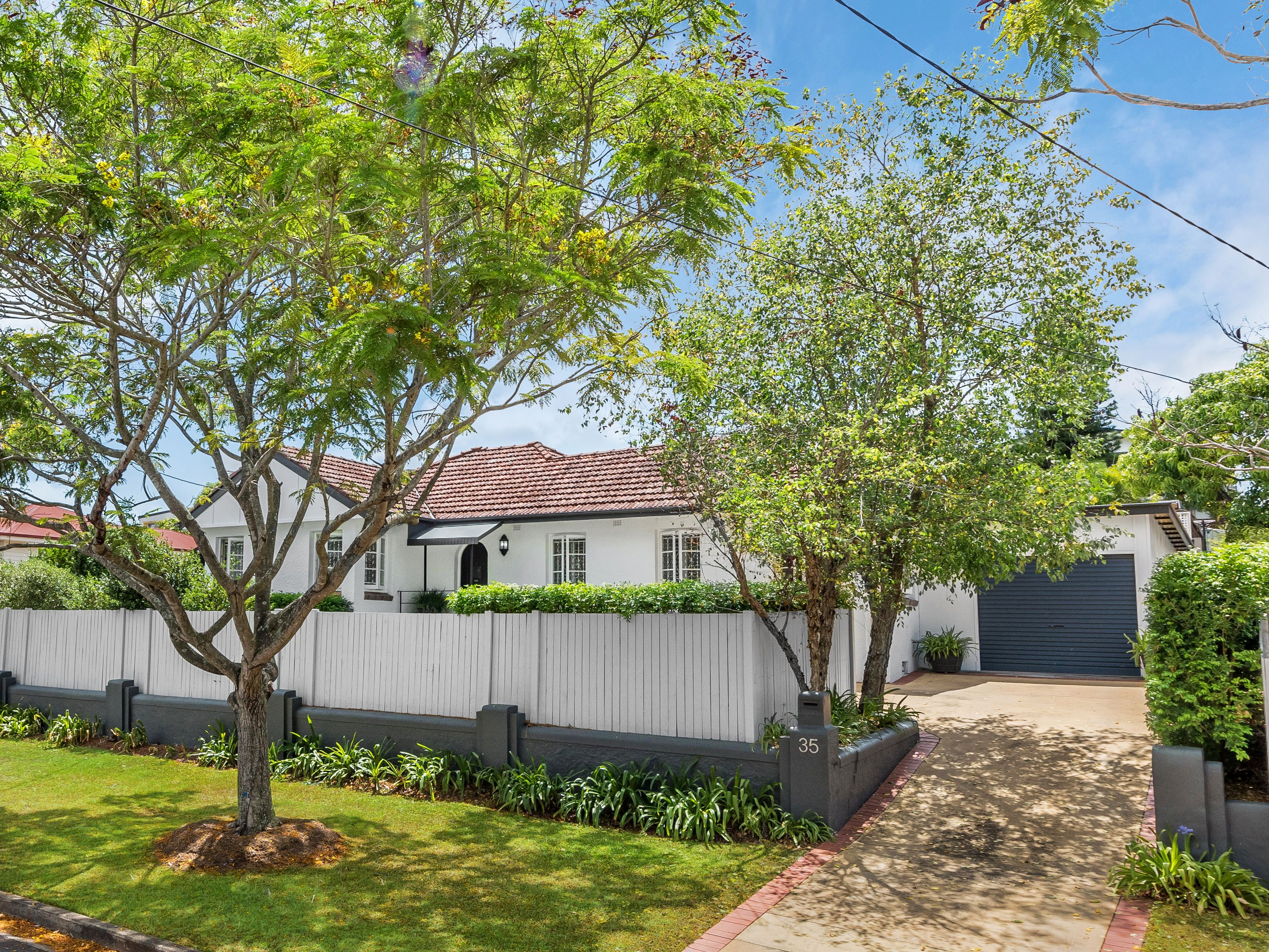 35 East Street, Camp Hill QLD 4152