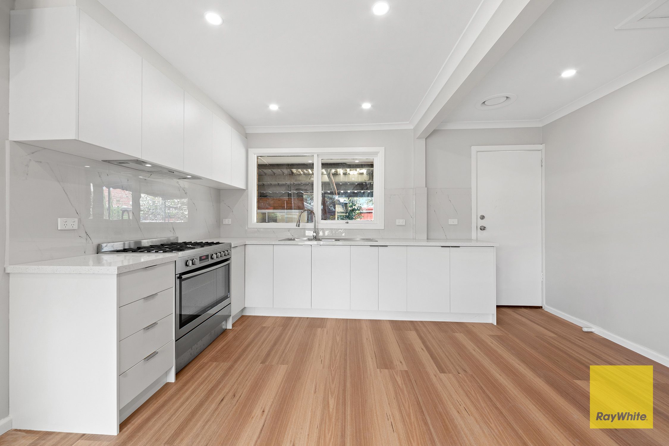 25 Harris Street — photo 4 of 18