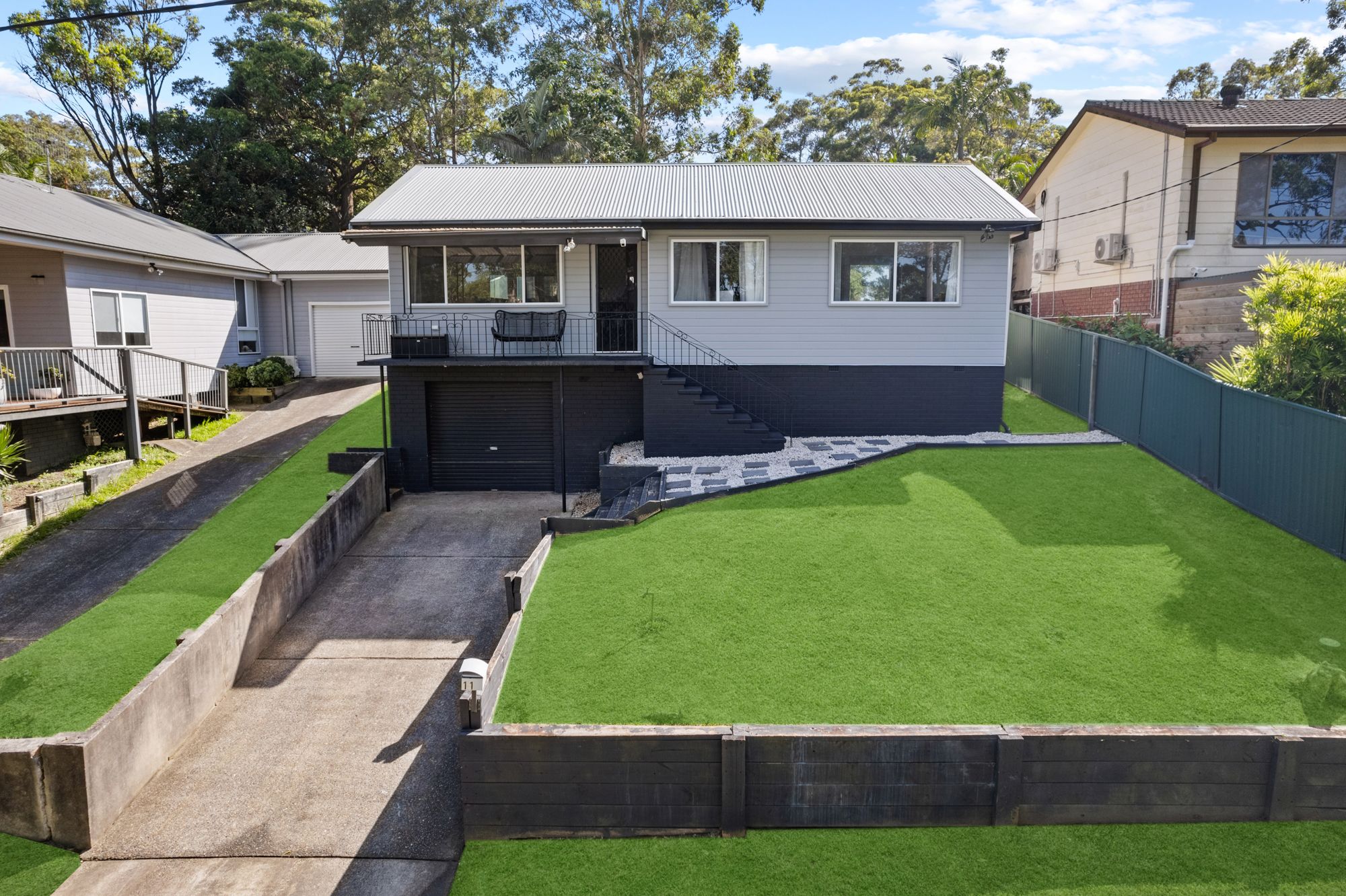 11 Shannon Parade, Berkeley Vale NSW 2261