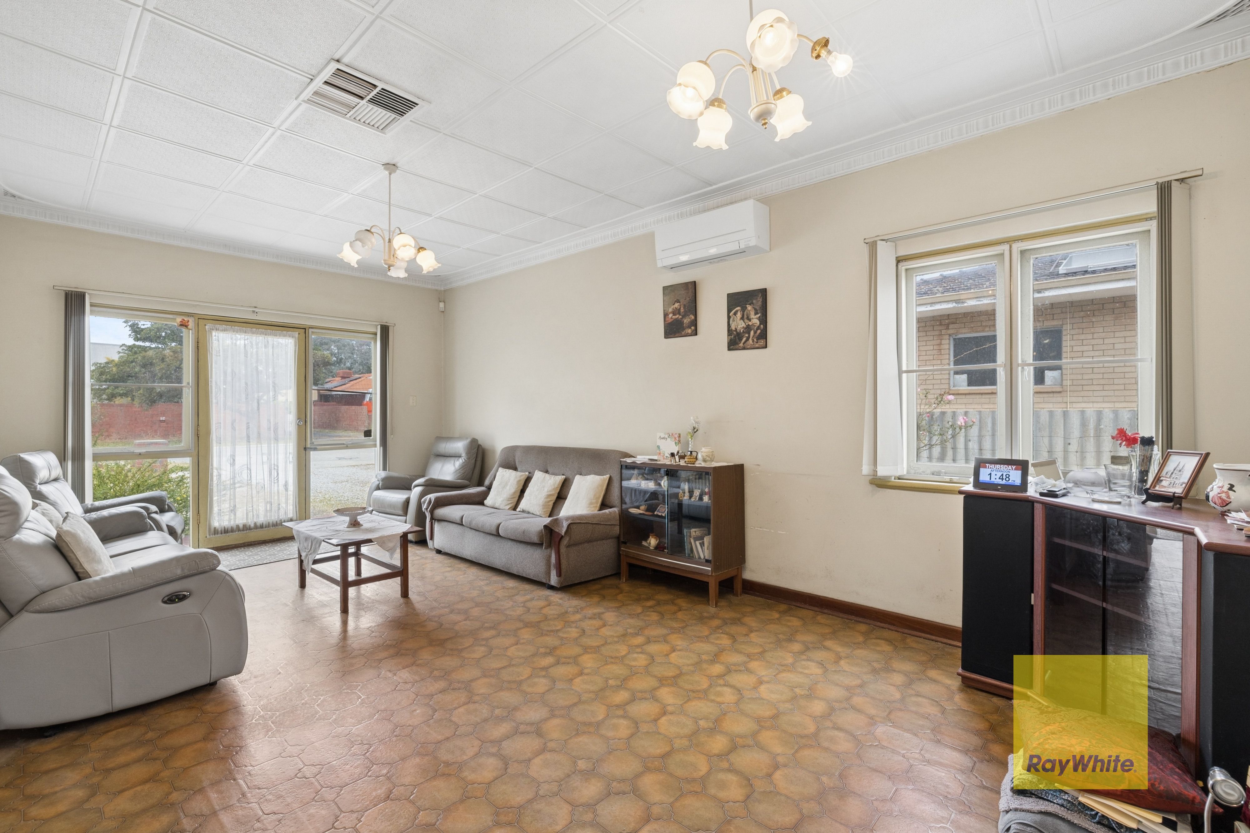 65 Bushby Street — photo 4 of 24
