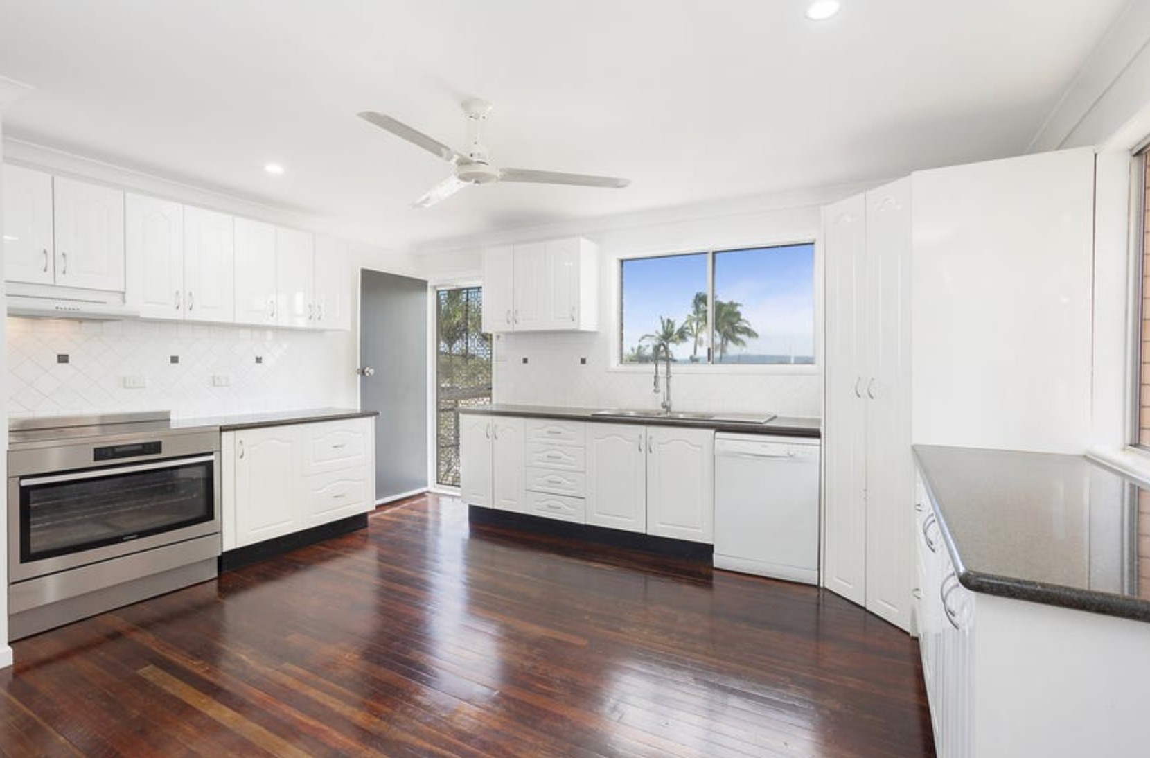 20 Macaulay Street, Kawana, QLD 4701