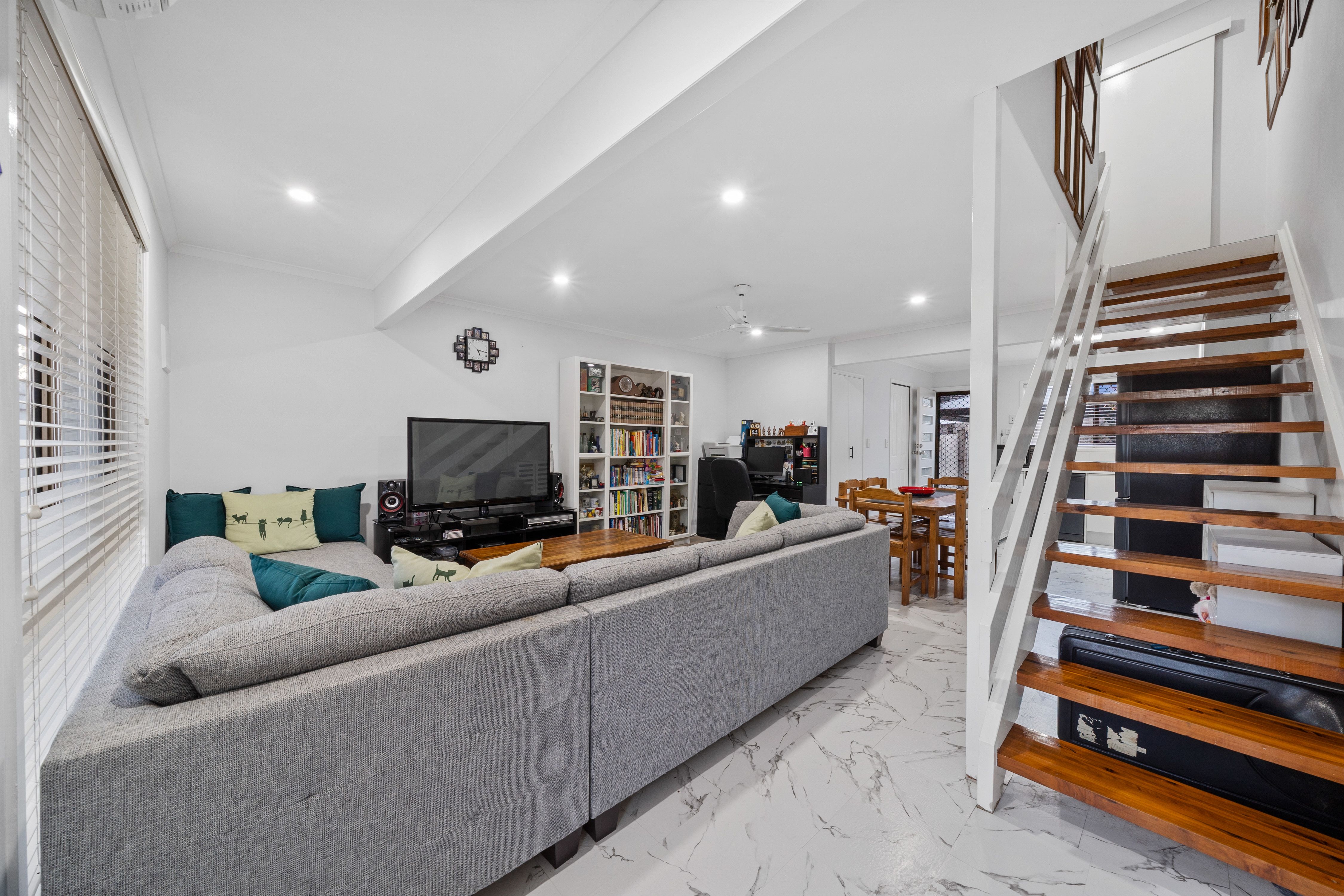 26/111 Barbaralla Drive — photo 5 of 21