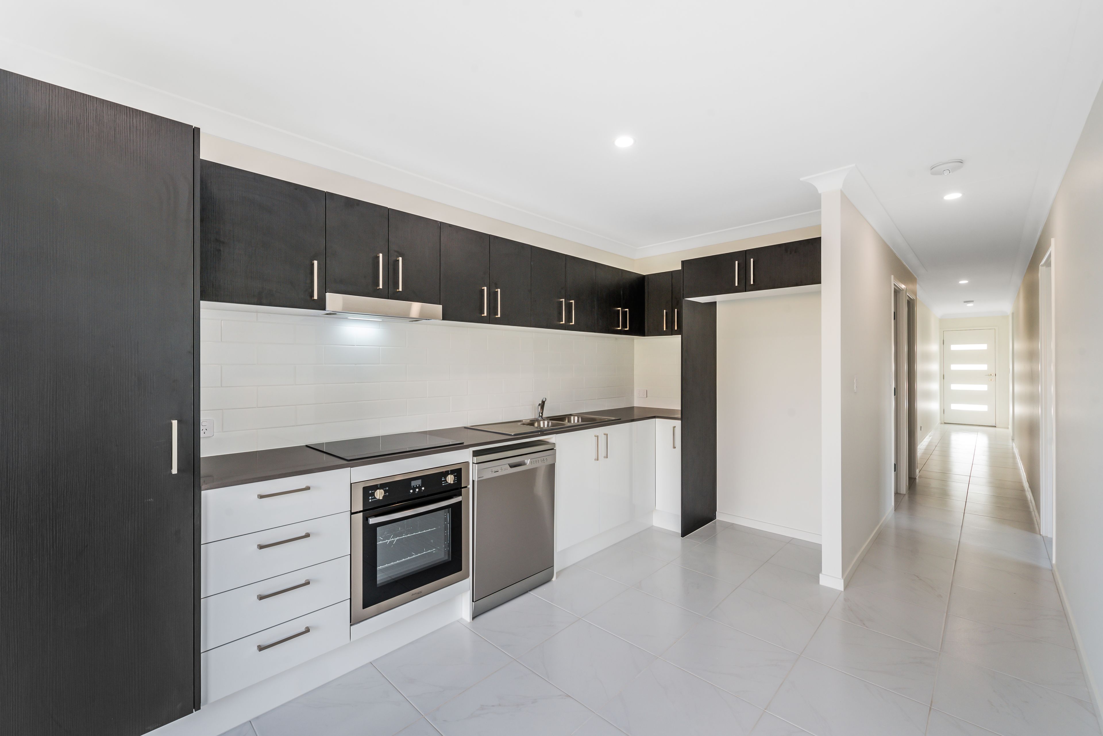 24A Dominique Way, Flinders View, QLD 4305