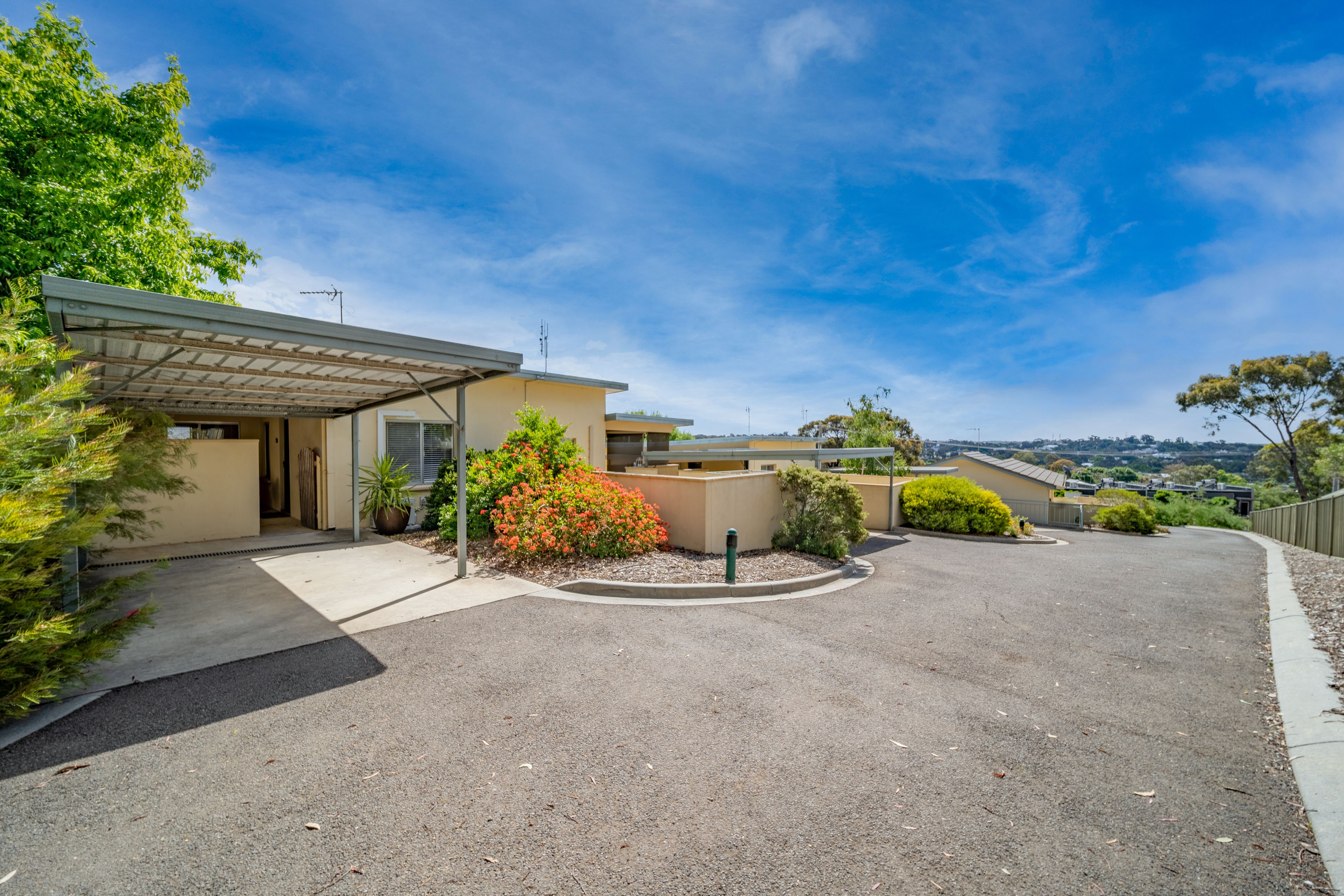 4/6 Race Street, Flora Hill, VIC 3550