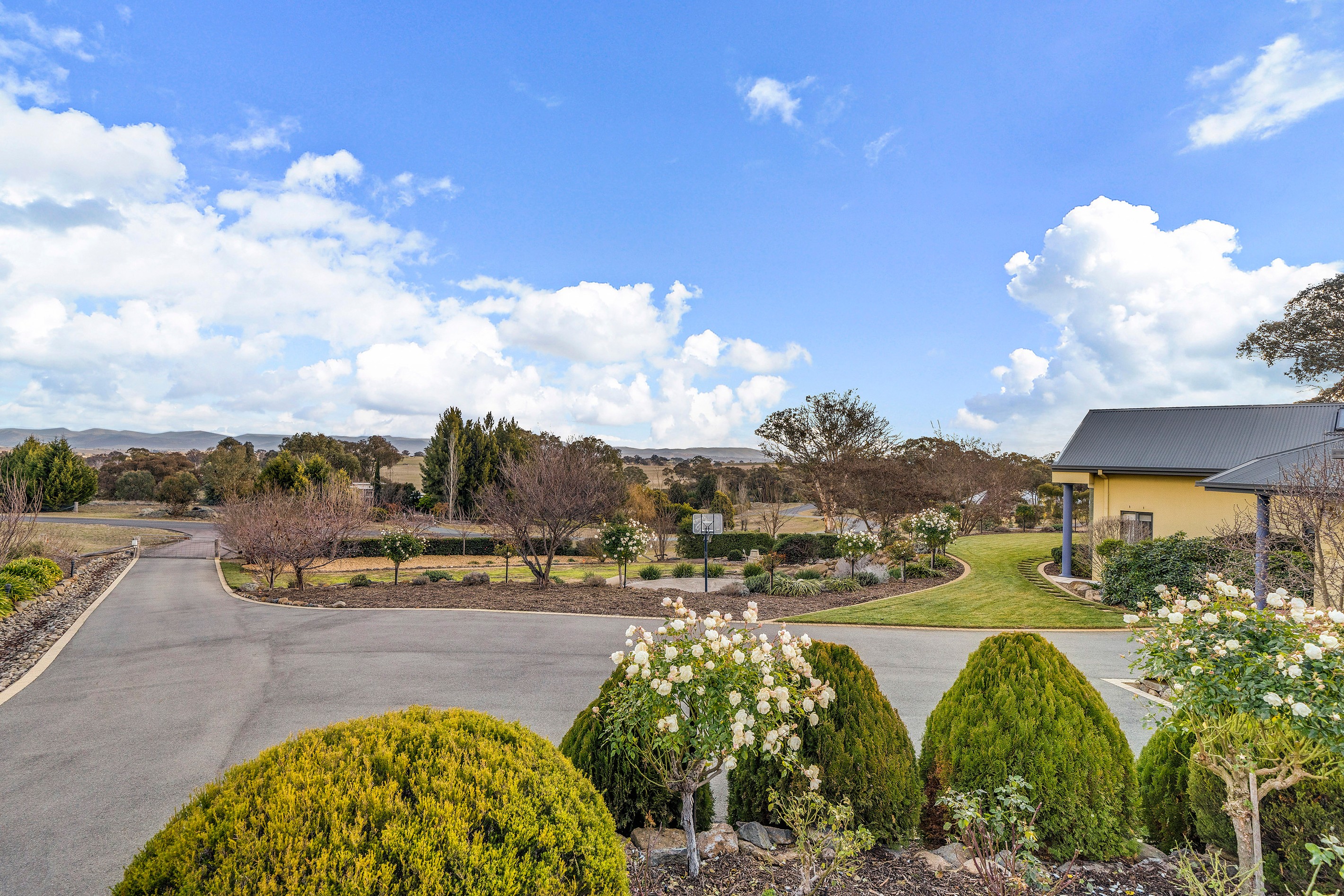 1 Vallencia Drive, Jeir, NSW 2582