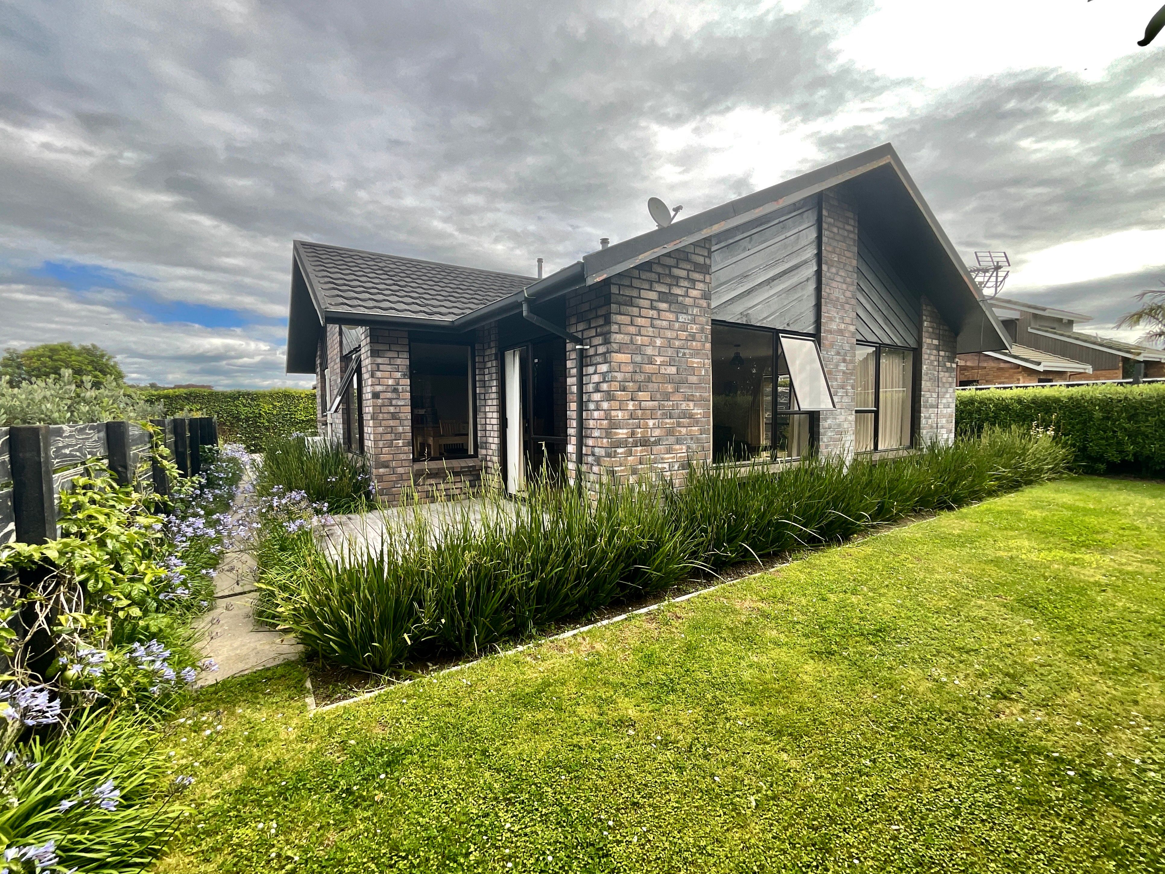 61 Karina Road, Merrilands, New Plymouth District