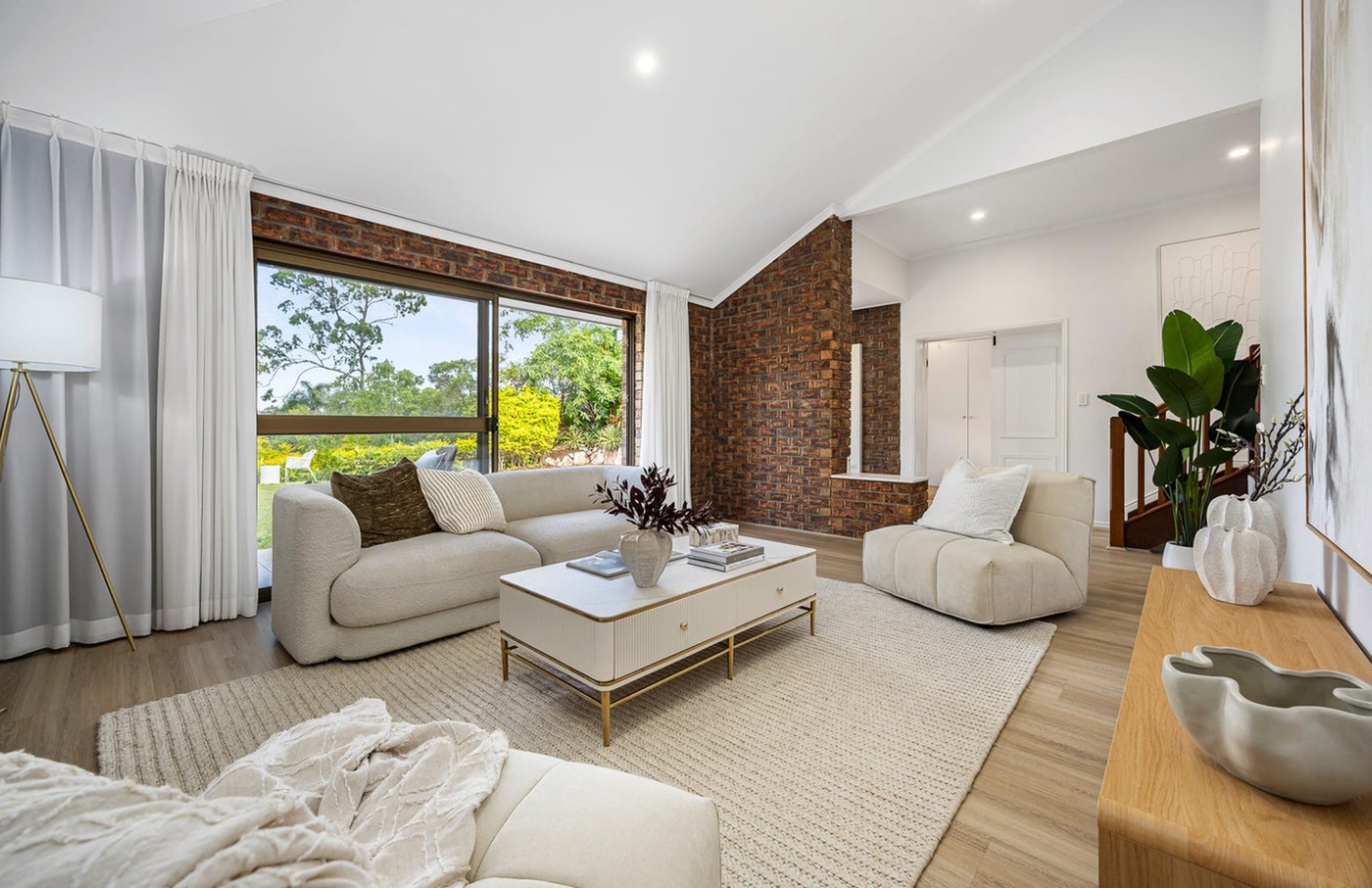 10 Bonhill Court, Indooroopilly, QLD 4068