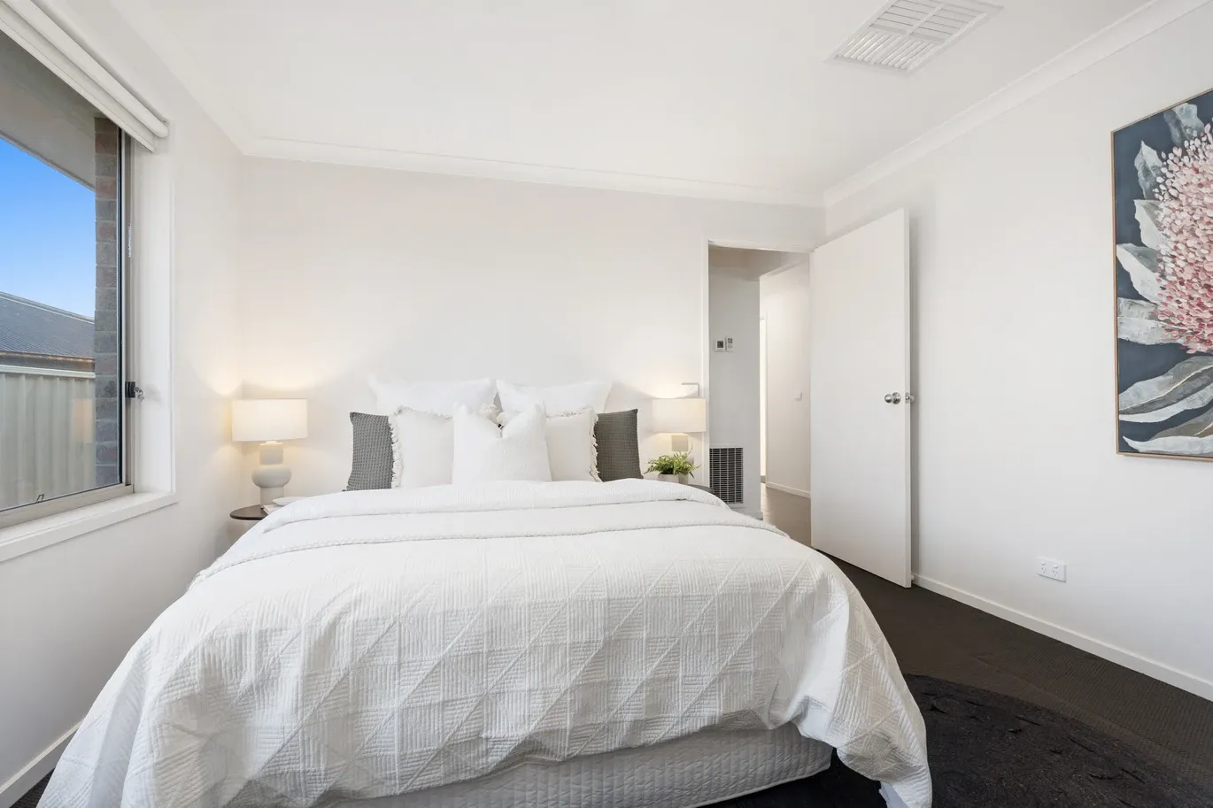 22 Royce Crescent — photo 5 of 10