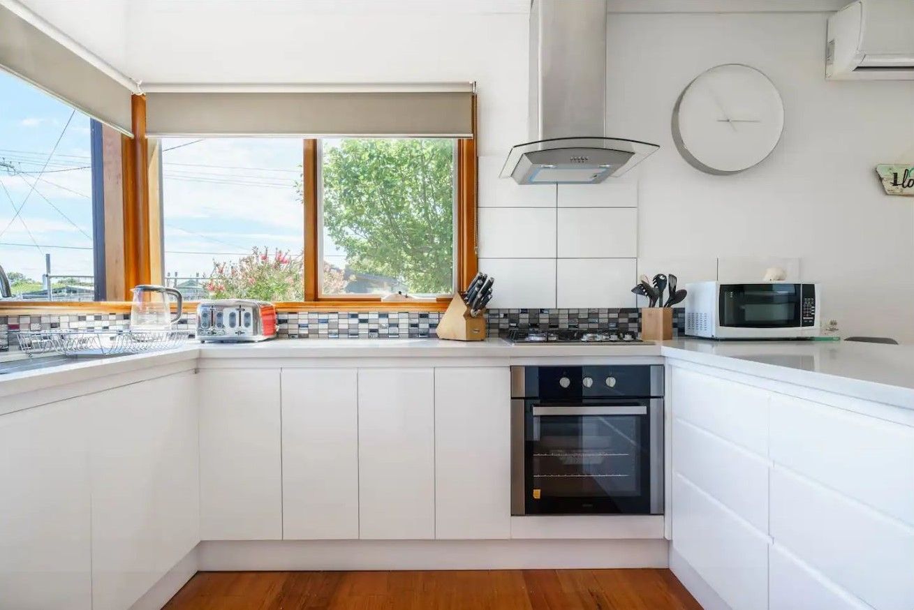 111 Eighth Avenue, Rosebud, VIC 3939