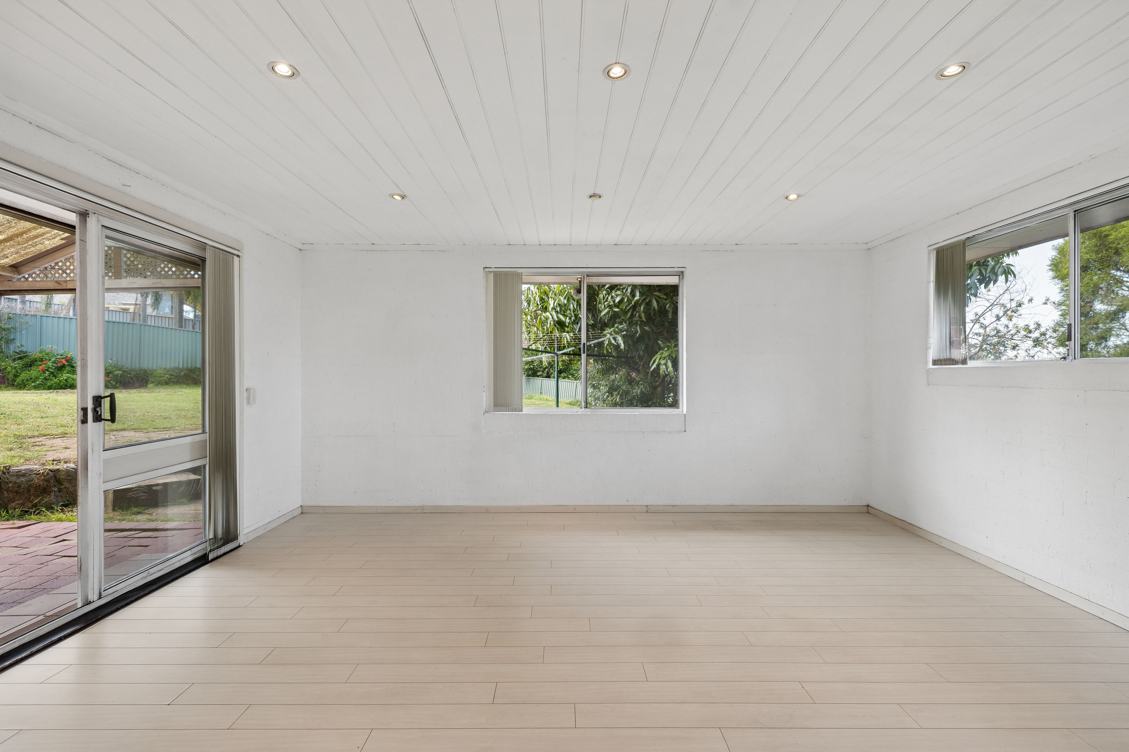 12 Lotus Close — photo 8 of 9