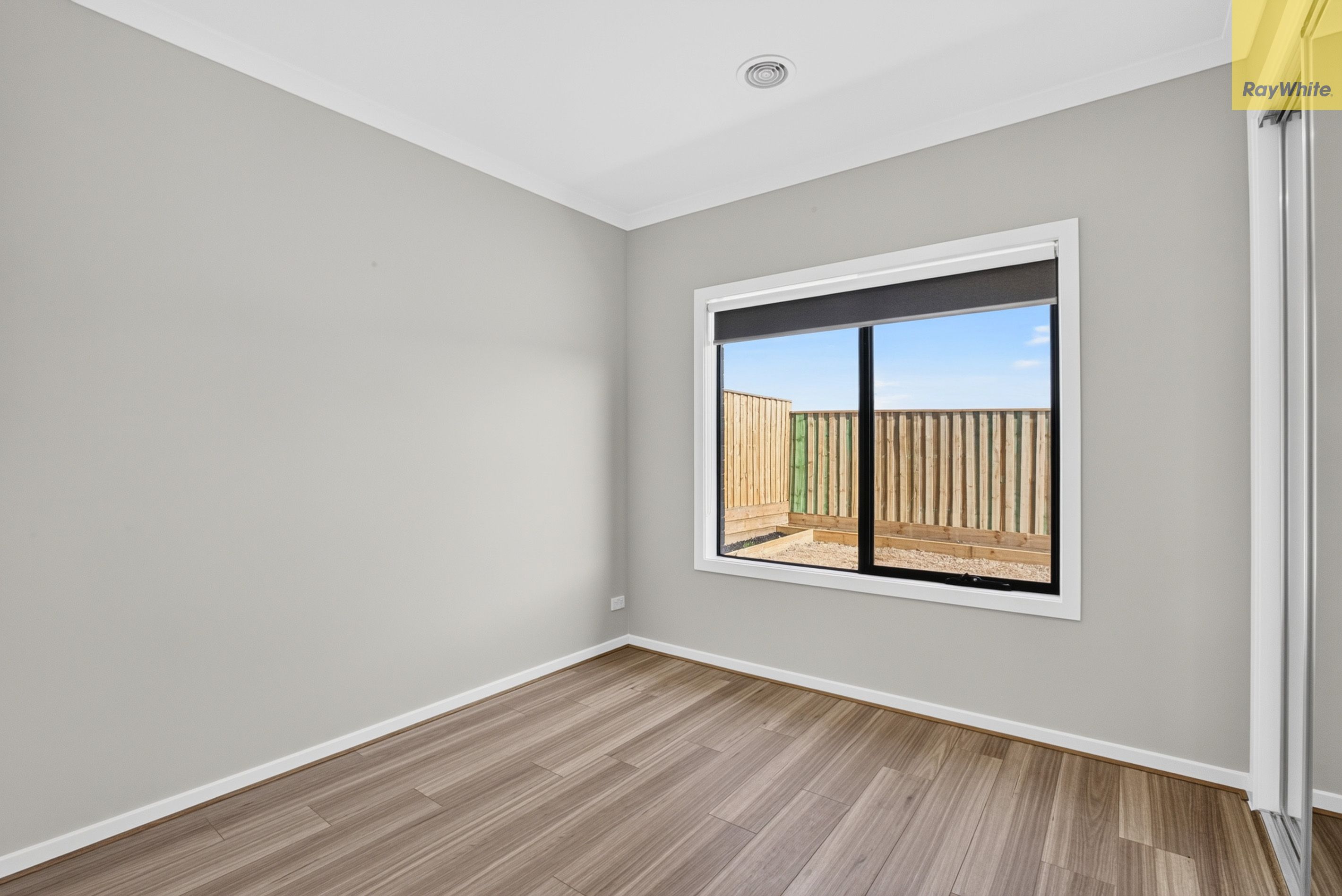 18 Armstrong Rise — photo 8 of 11