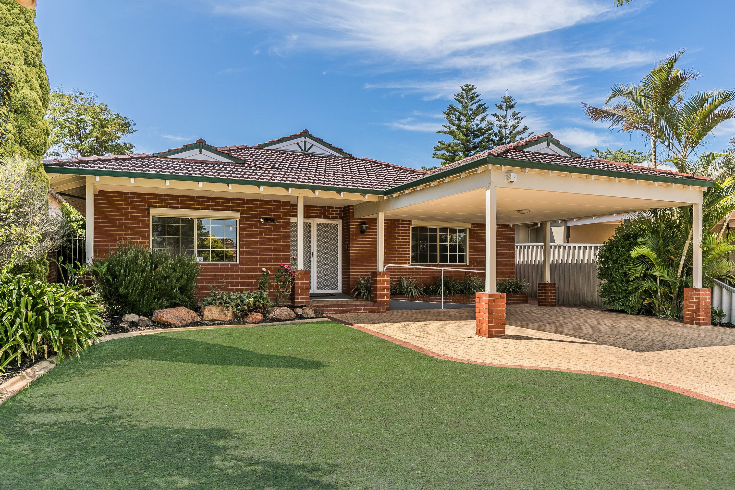 4B Matheson Road, Applecross WA 6153