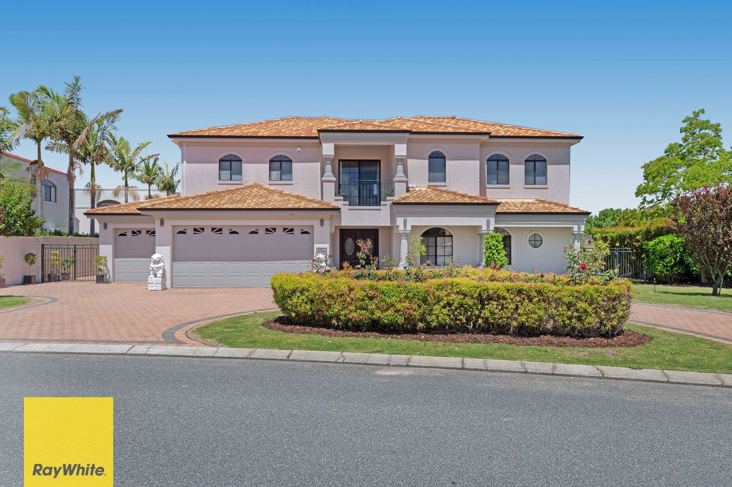 18 Promontory Parade, Ballajura WA 6066