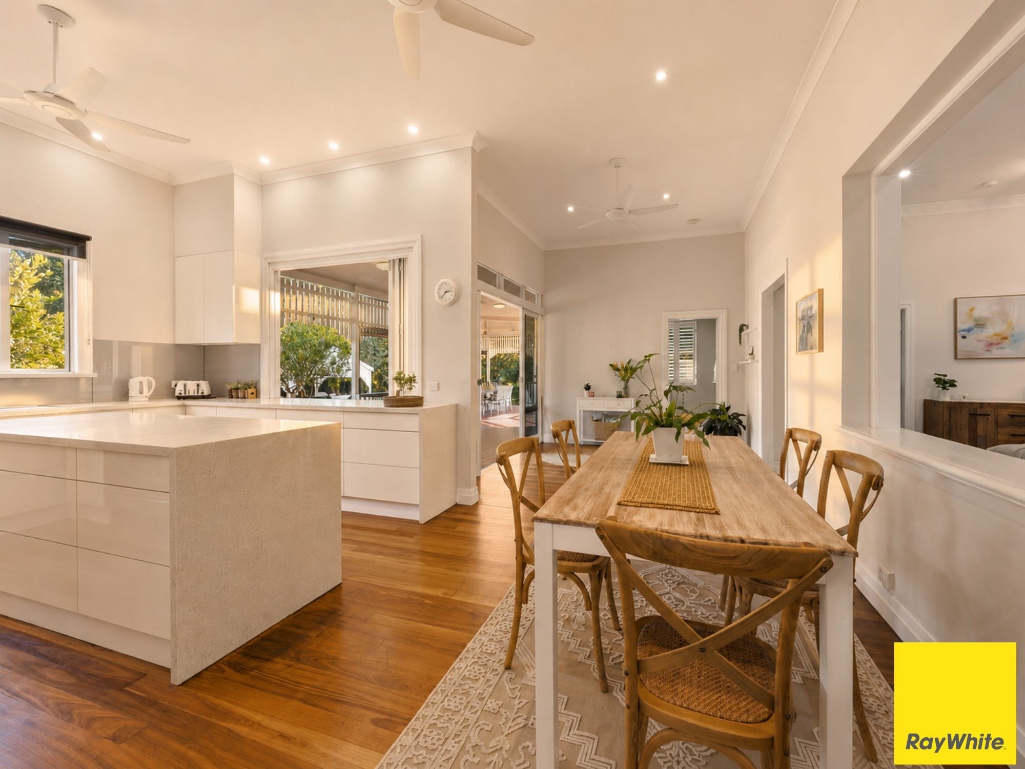 207-215 Bruce Highway, Edmonton, QLD 4869