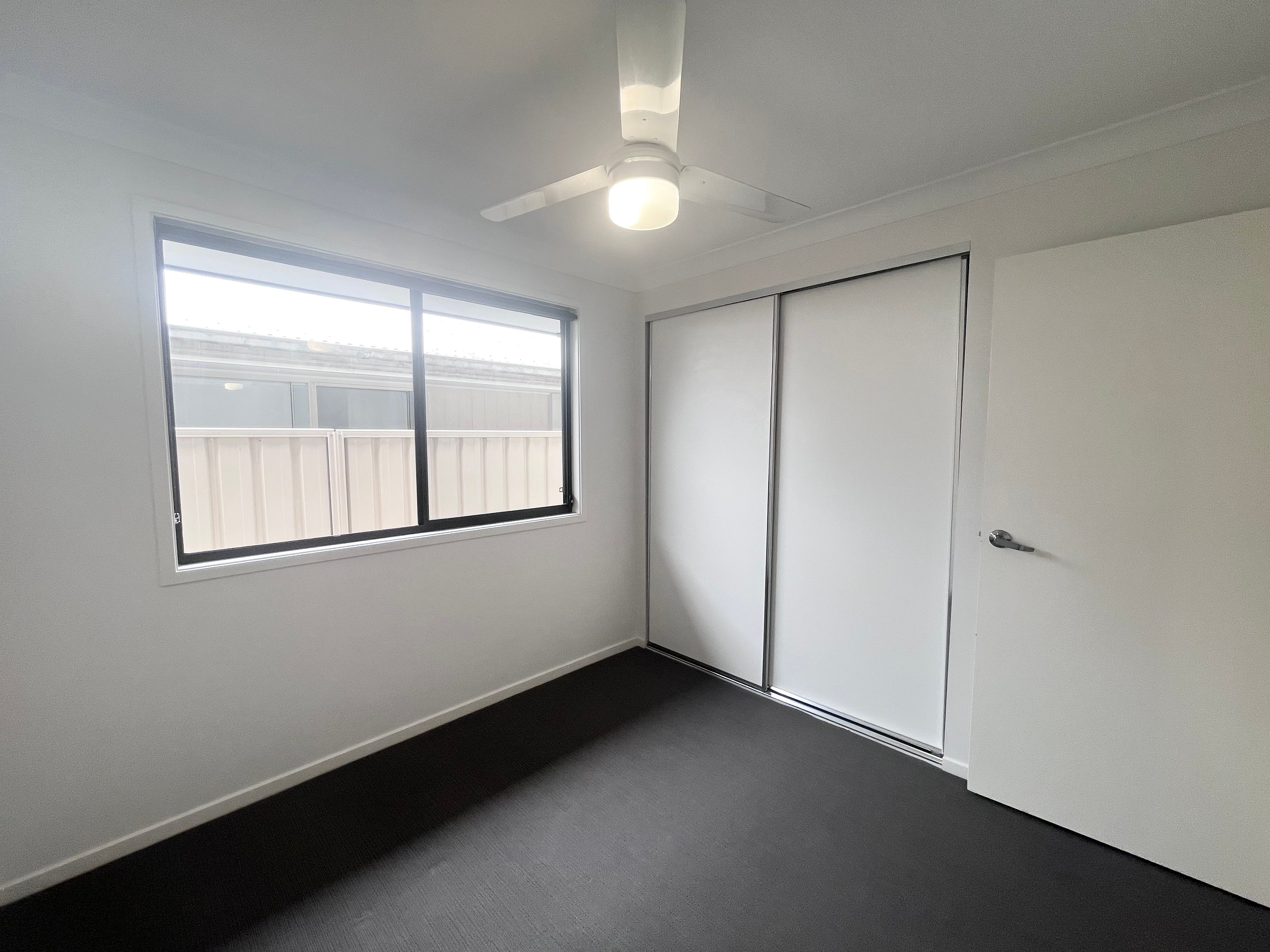 14b Mornington Circuit — photo 5 of 8