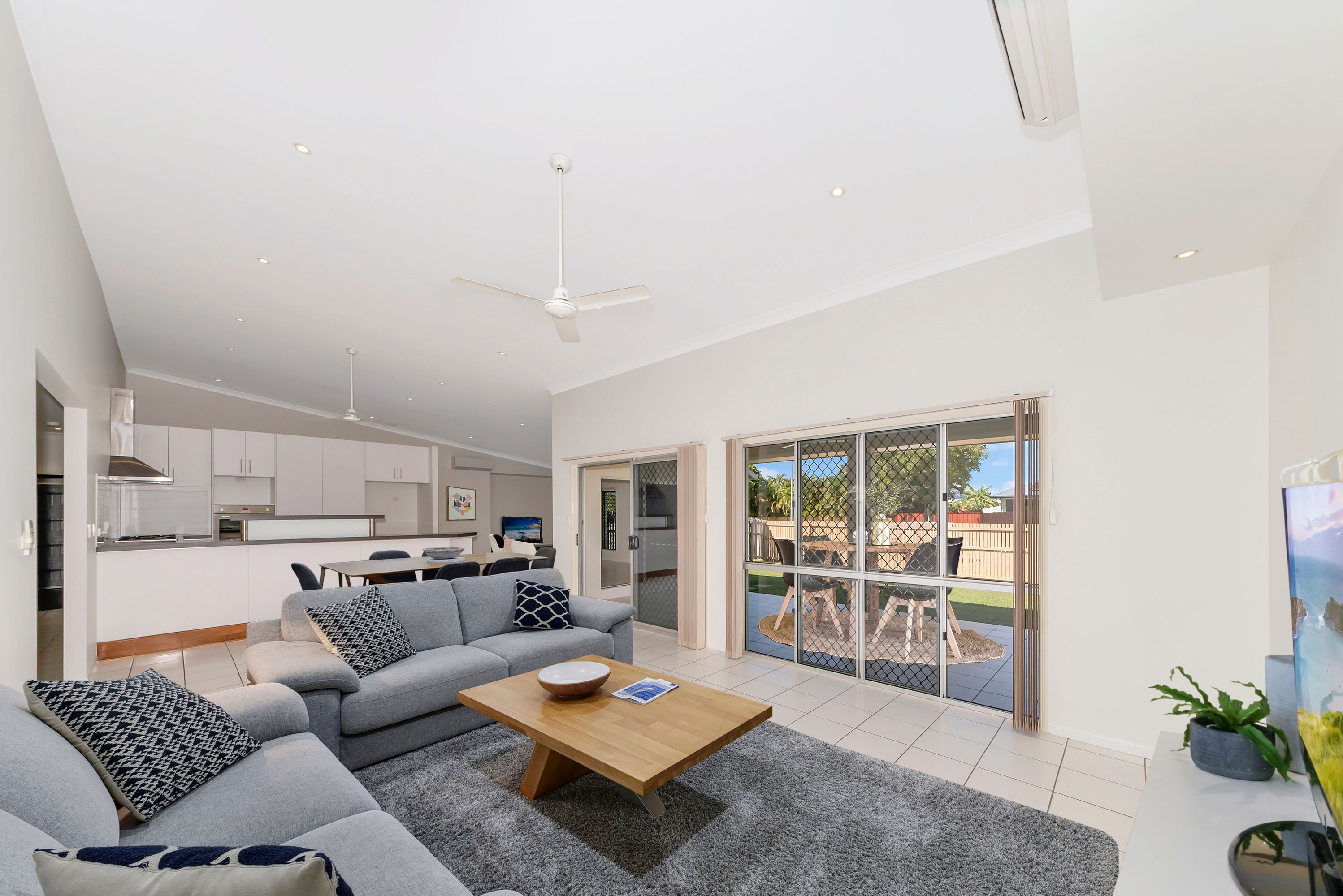 1 Blackbean Court, Mount Louisa, QLD 4814