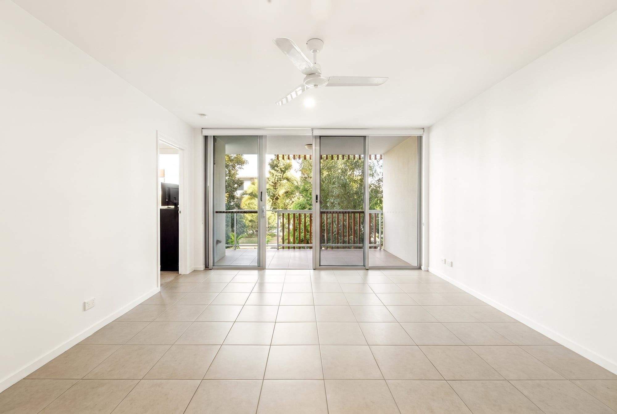 2201/1-7 Waterford Court — photo 6 of 20