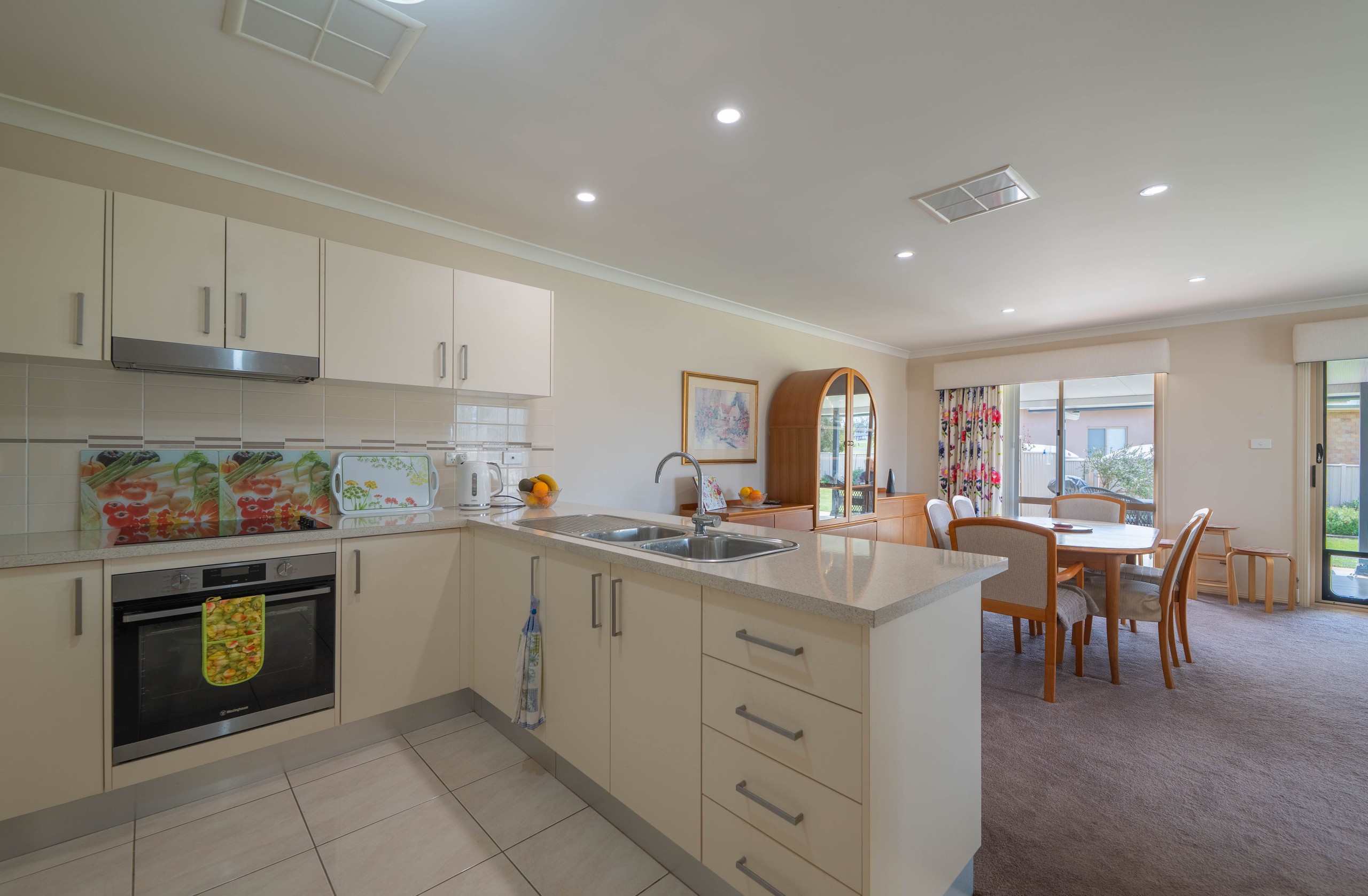 8B McMillan Place, Forbes, NSW 2871