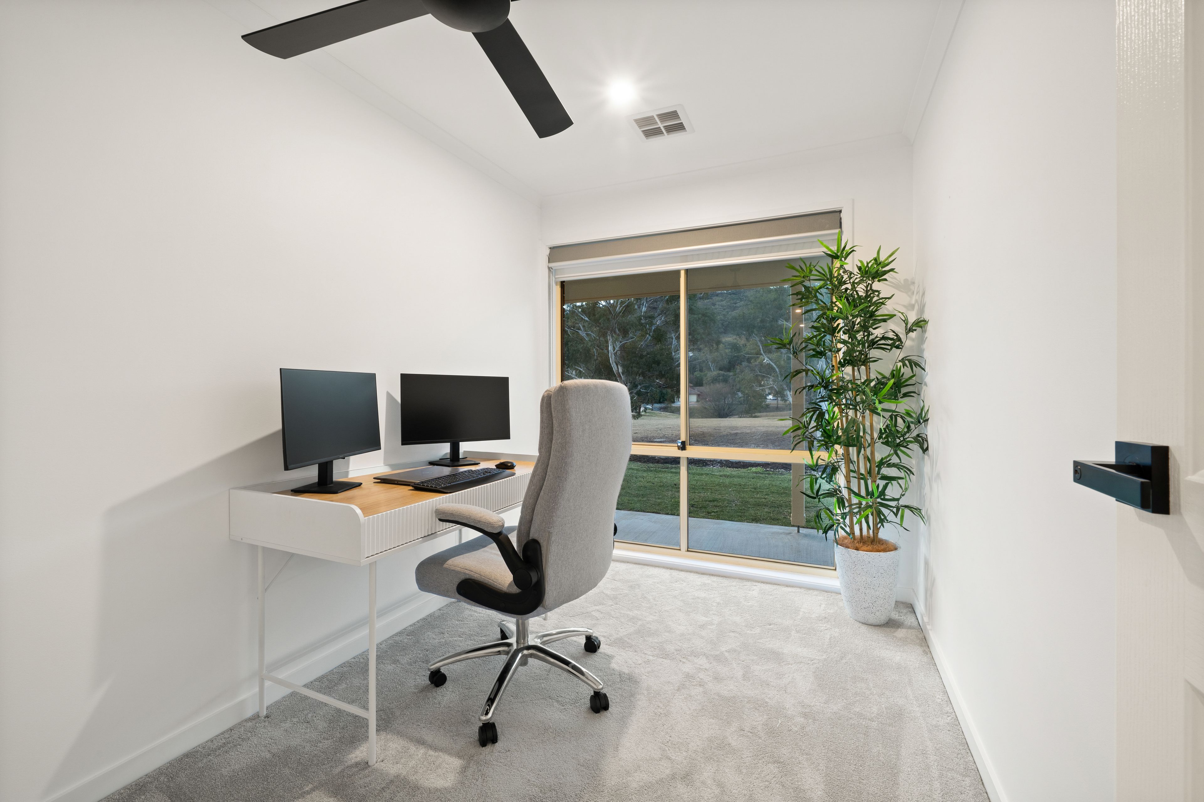 2 Jane Sutherland Street — photo 15 of 26