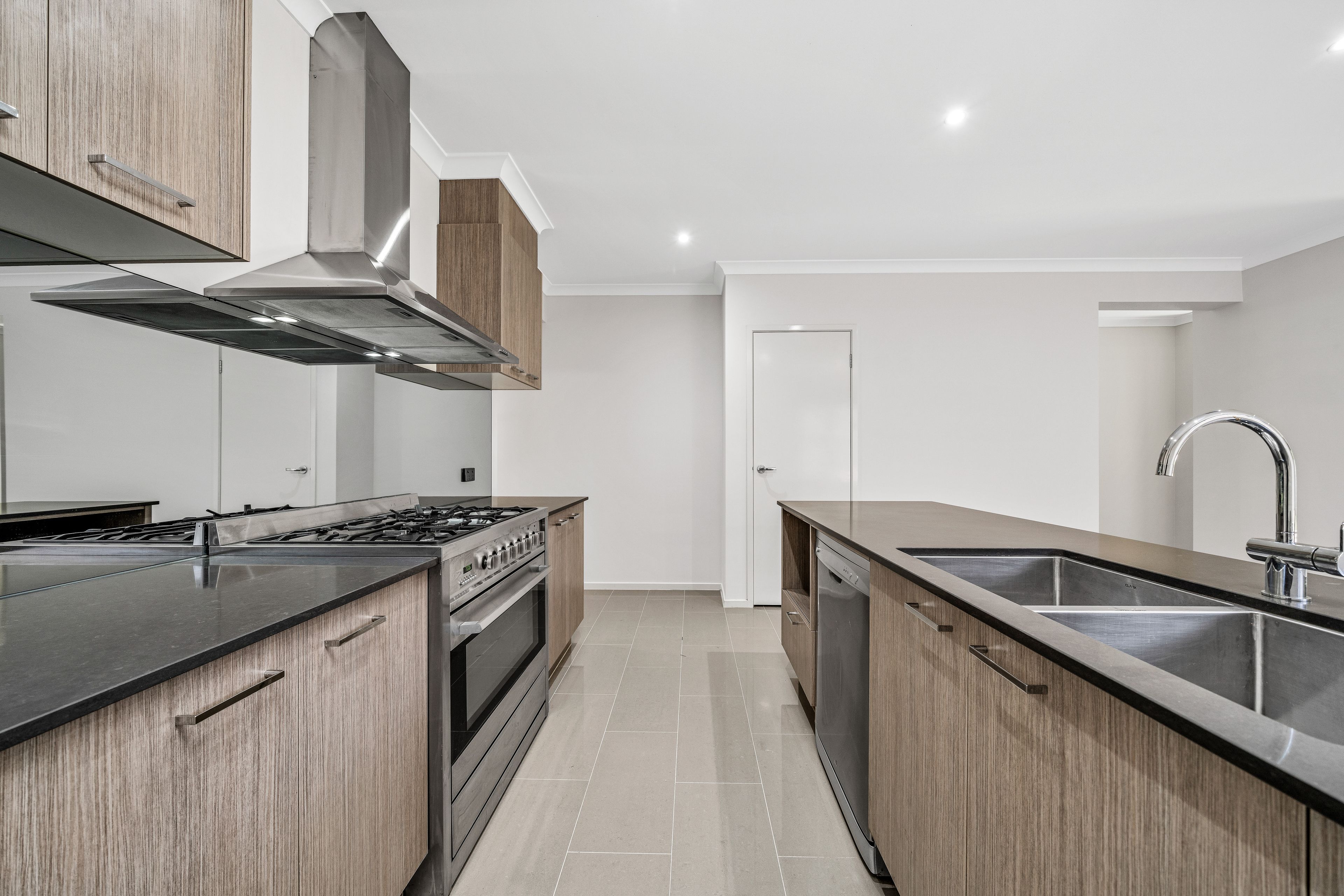 70 Mcewan Drive, Cranbourne East, VIC 3977