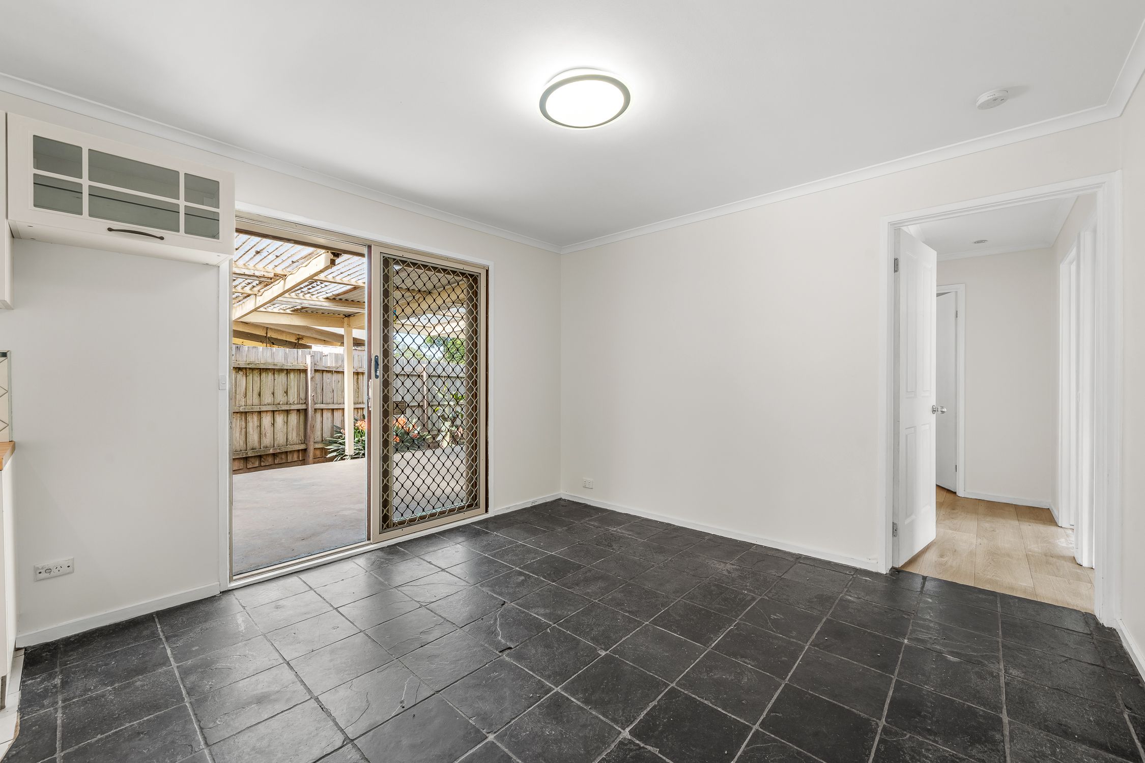 9 Smethurst Avenue — photo 4 of 10